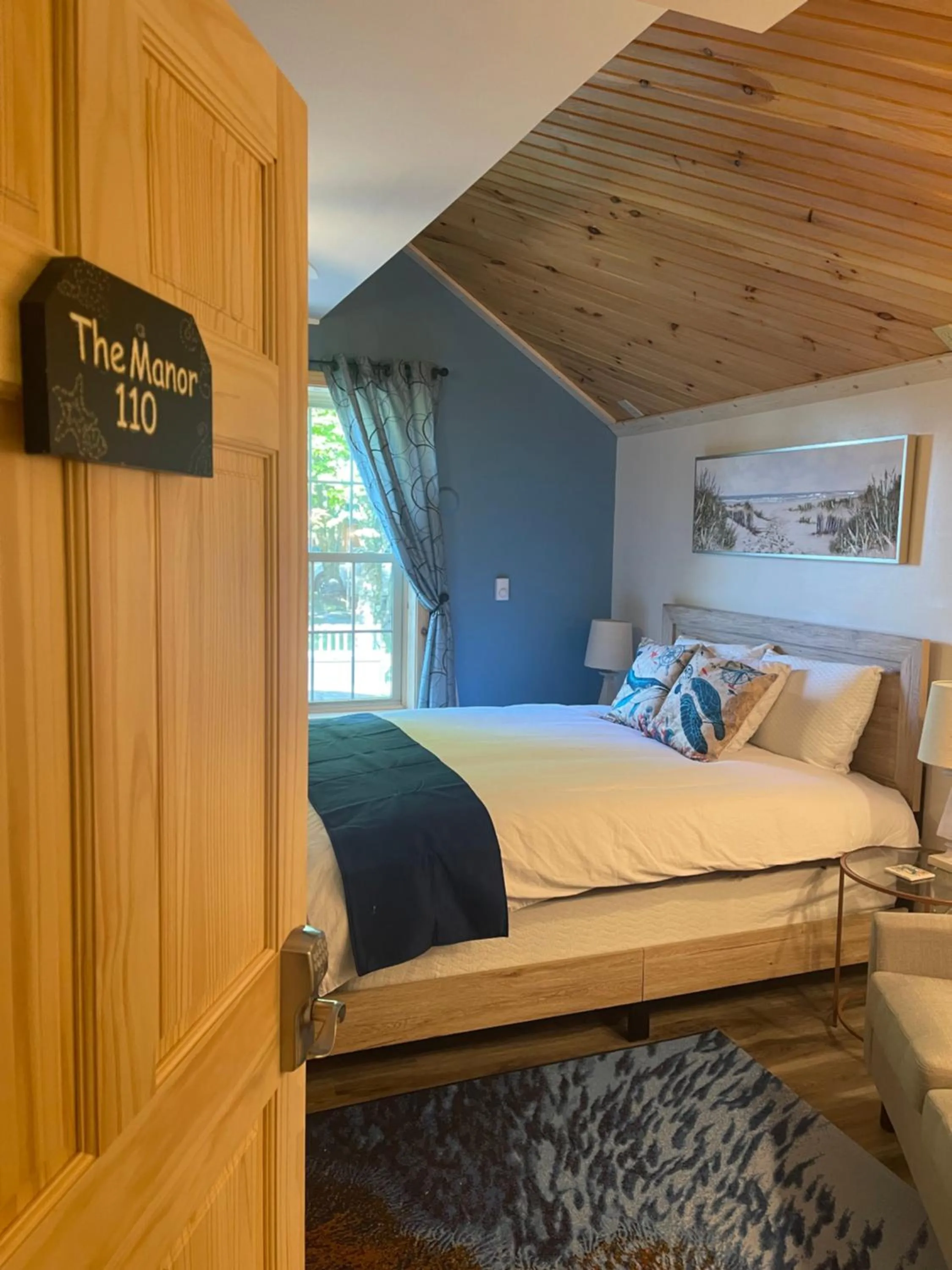 Bed in Deer Creek Winery at Brooks Estate