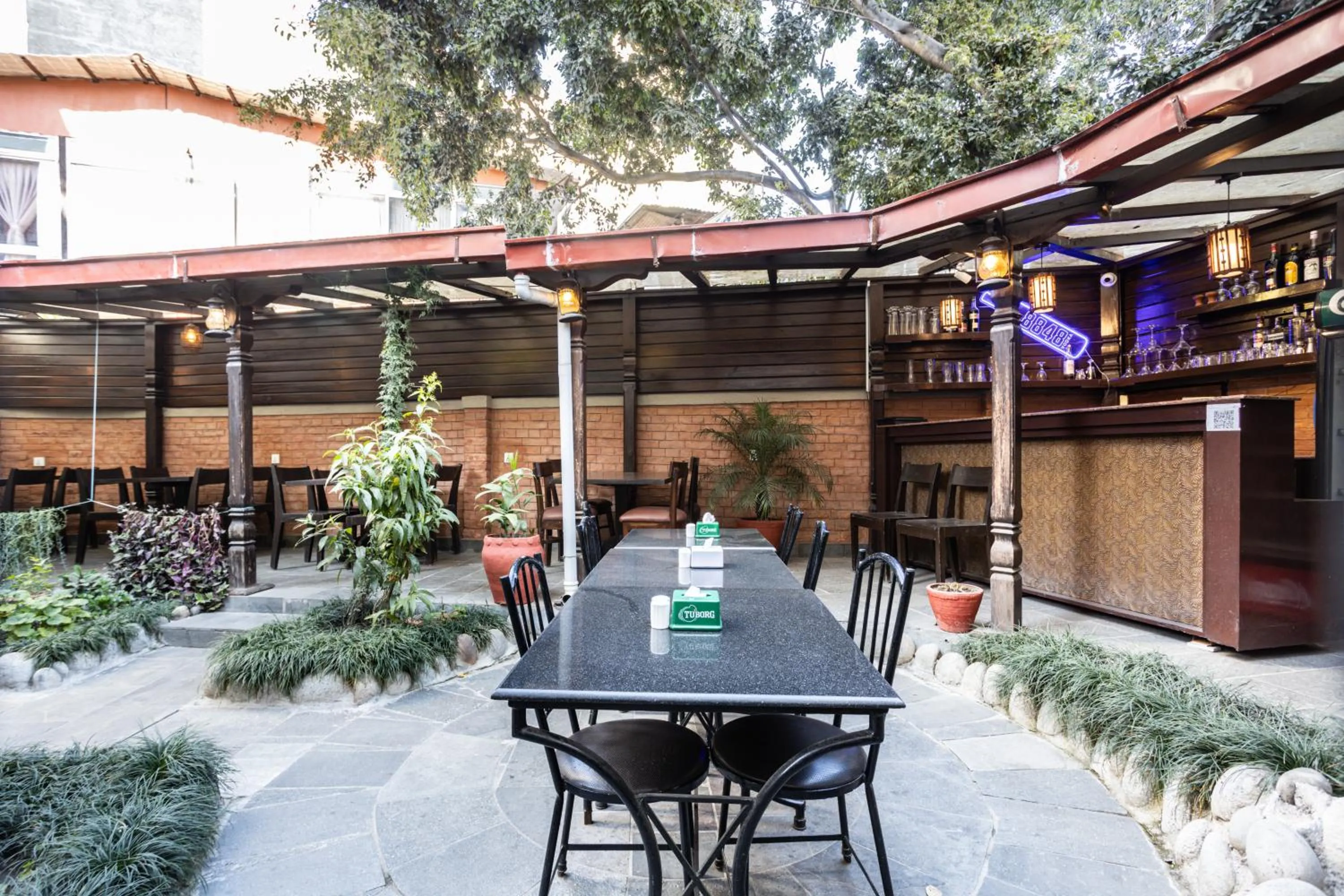 Restaurant/places to eat in Hotel Buddha