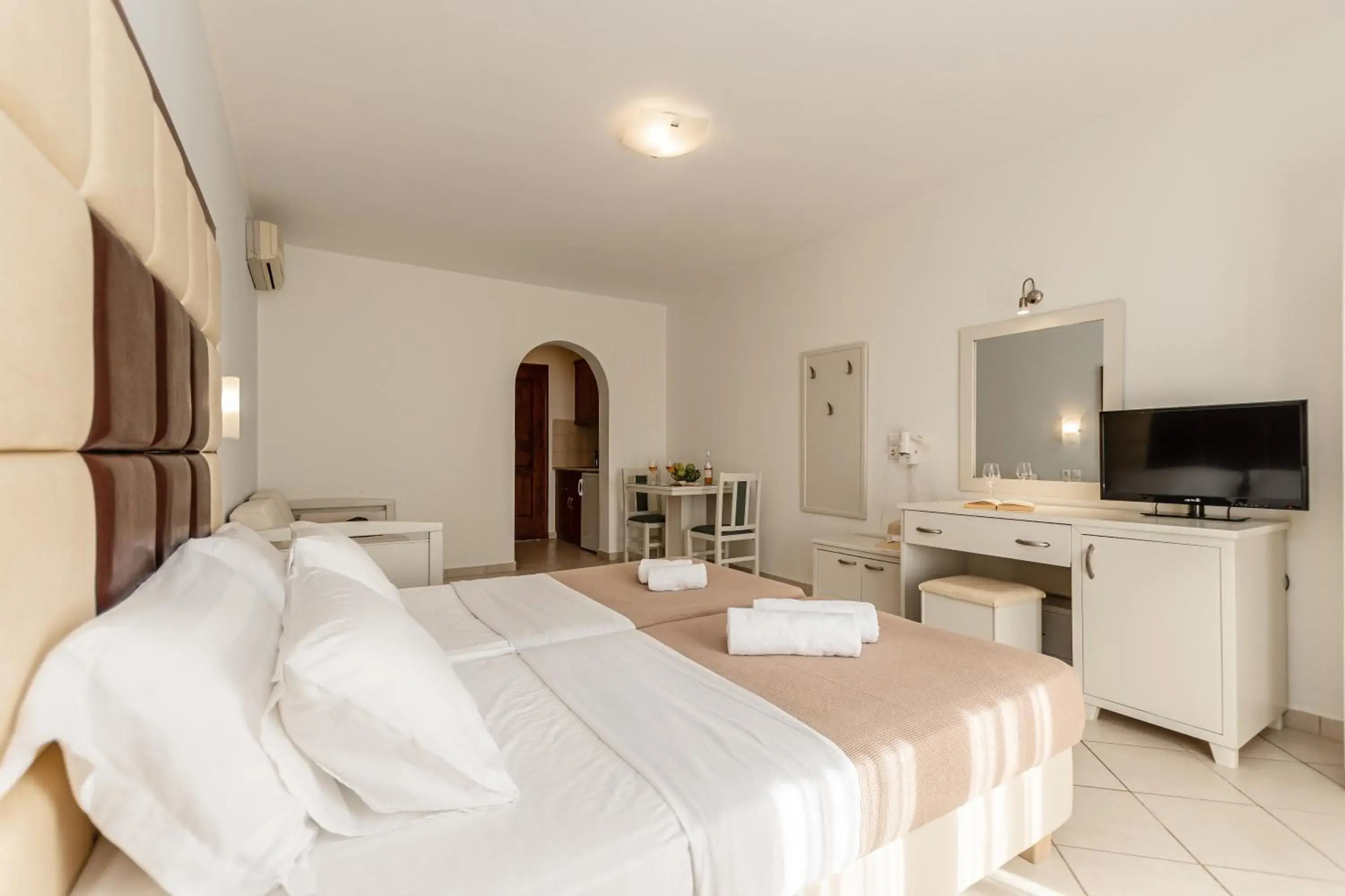 Bed in Plaka Hotel II Bed in Plaka Hotel II