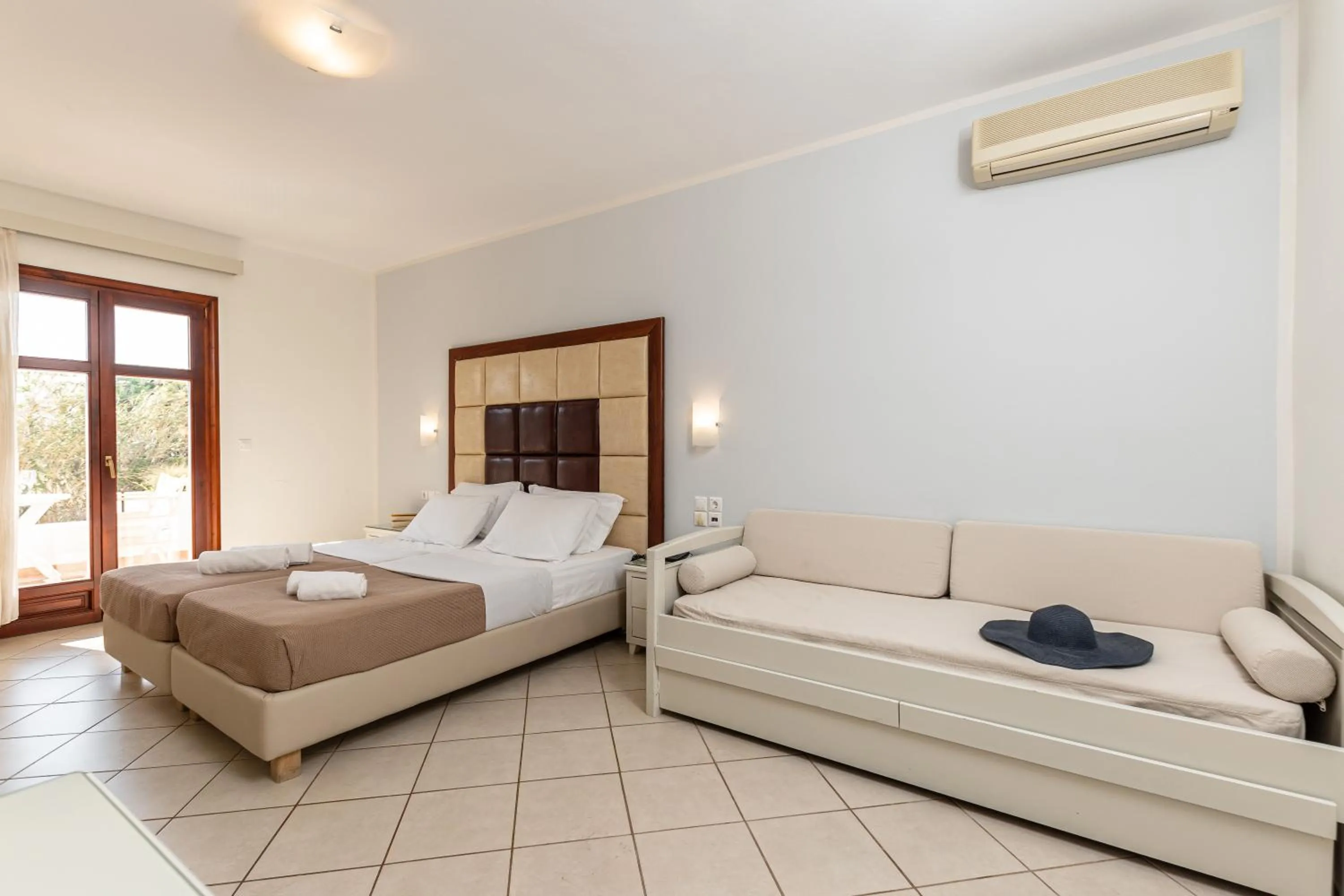 Bed in Plaka Hotel II