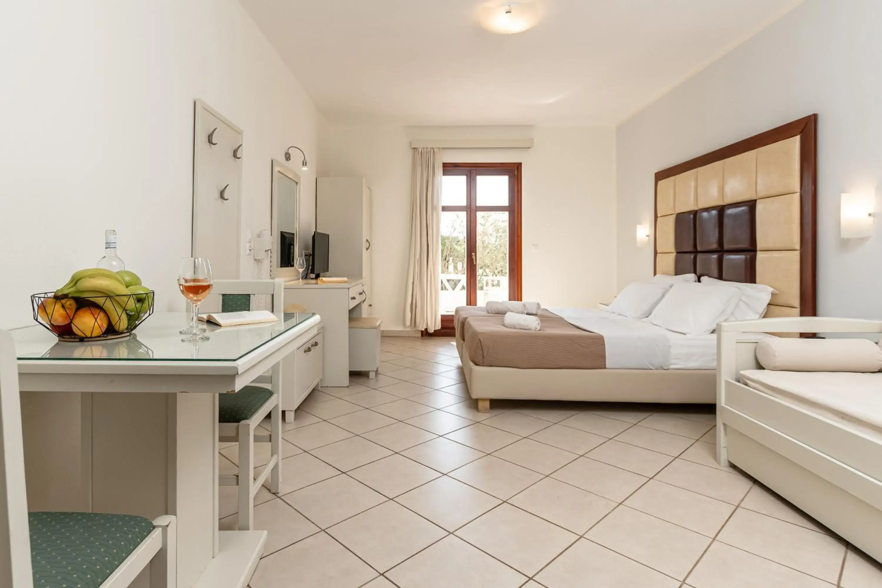 Bed in Plaka Hotel II Bed in Plaka Hotel II