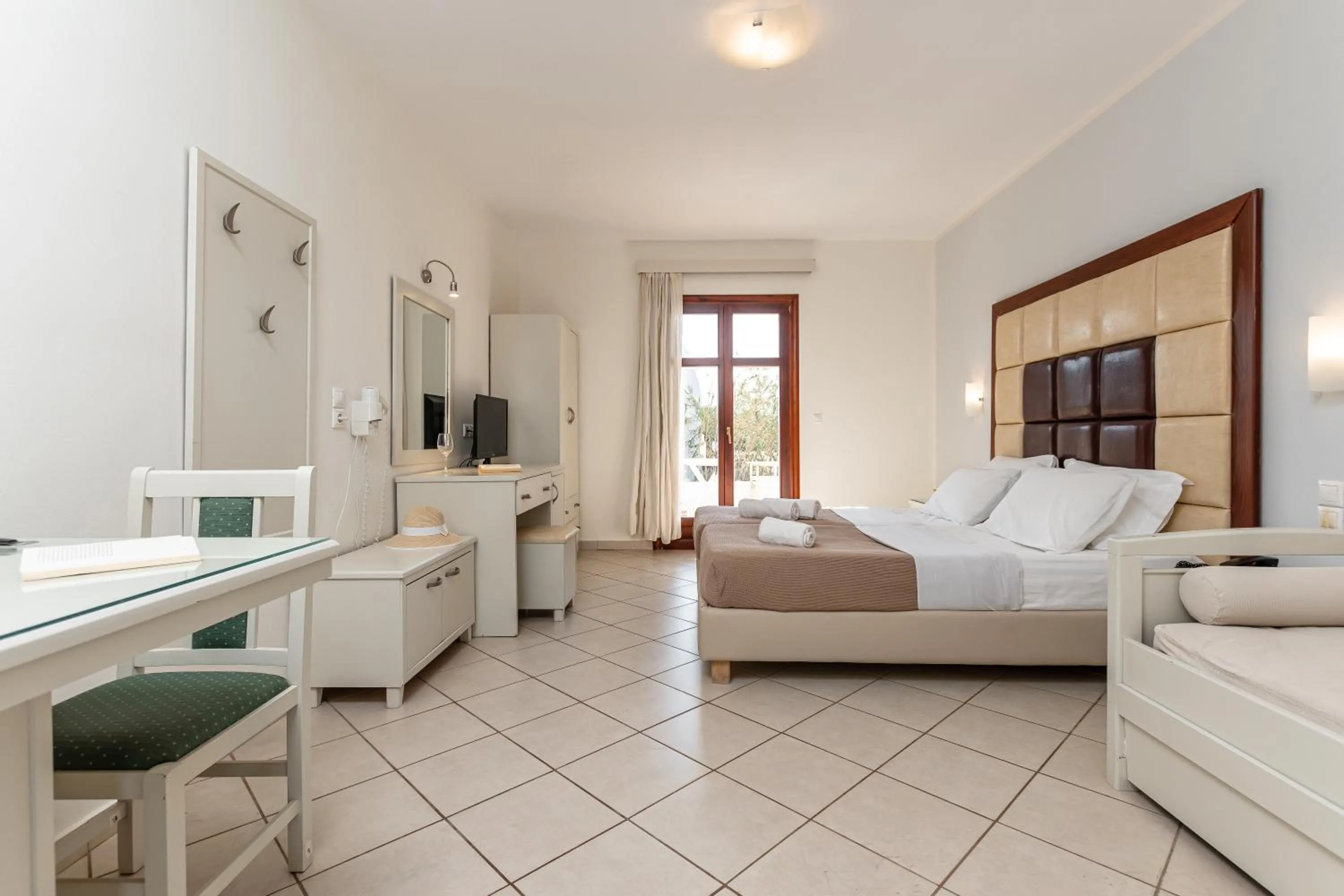 Bed in Plaka Hotel II