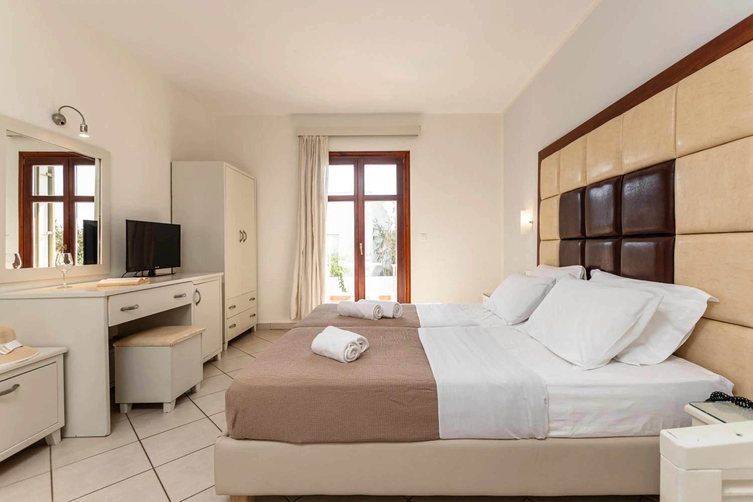 Bed in Plaka Hotel II