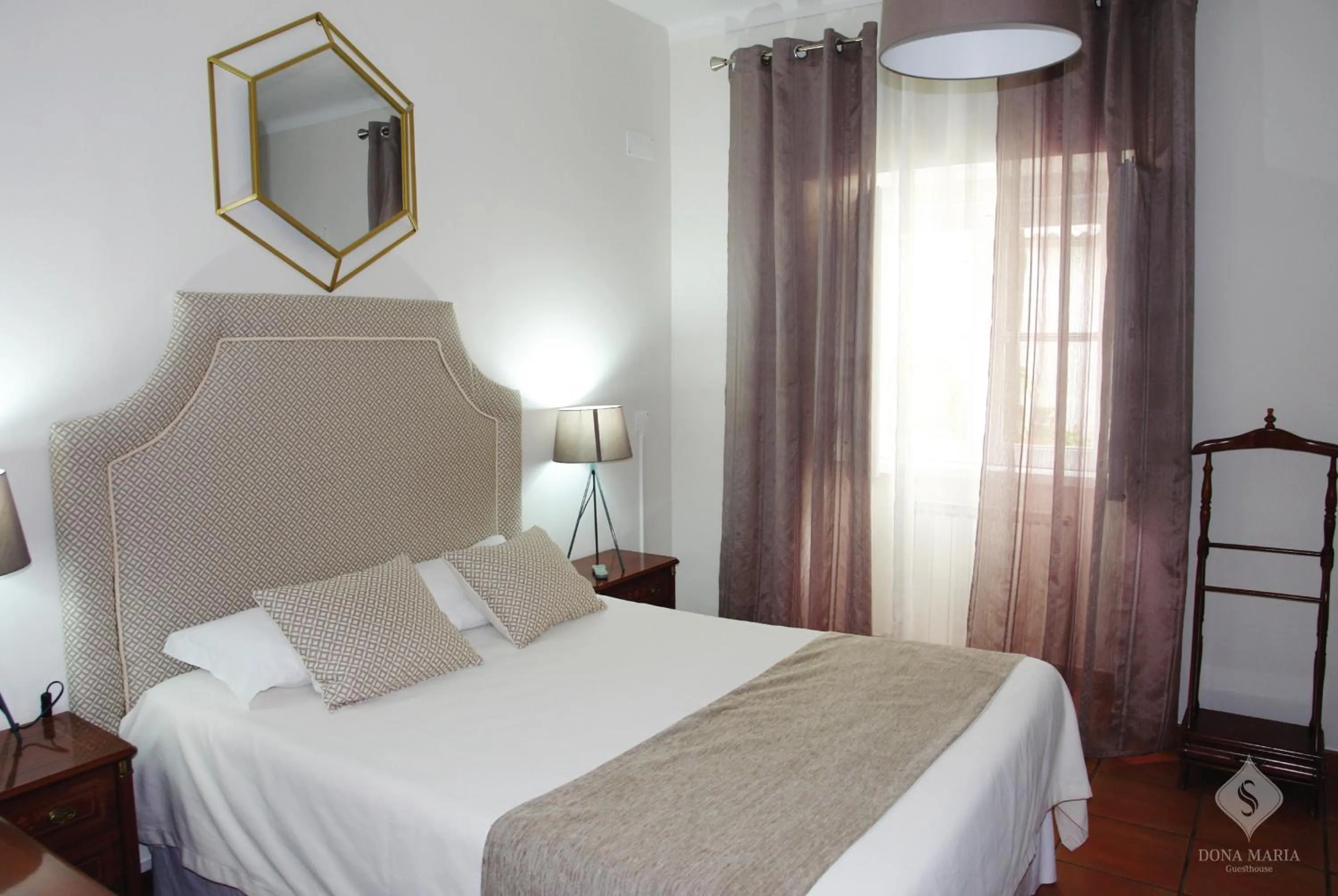 Bedroom, Bed in Dona Maria