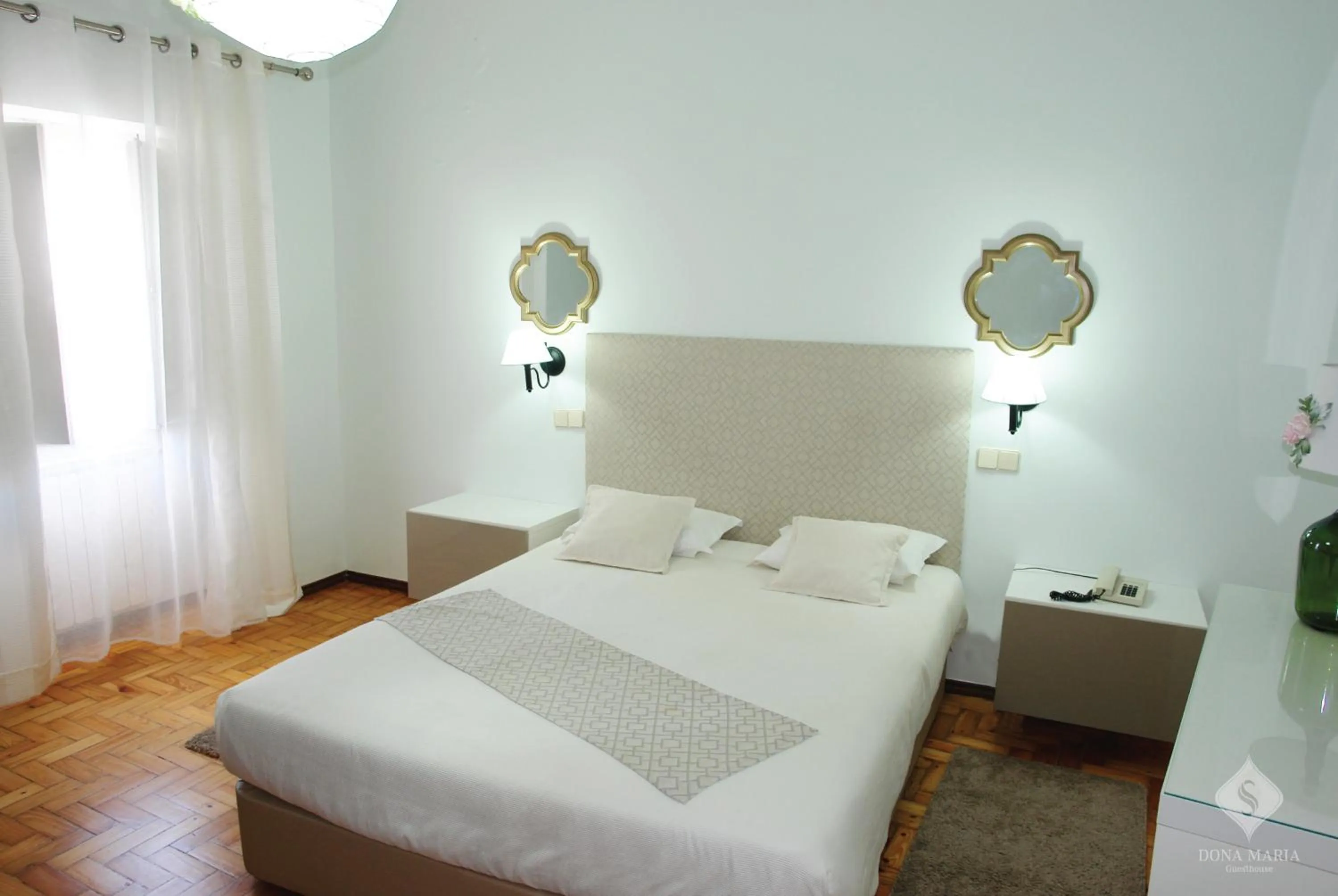 Bedroom, Bed in Dona Maria