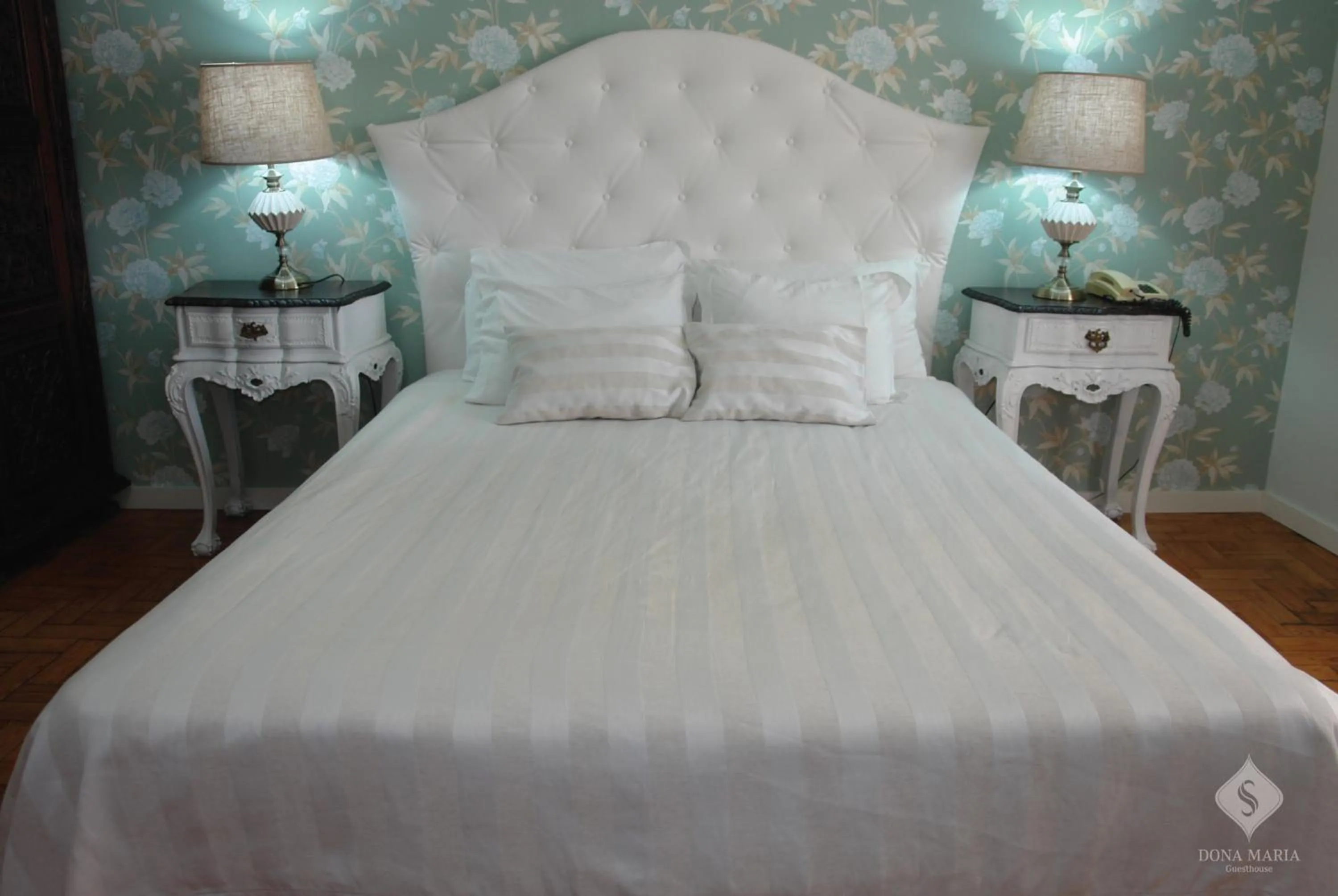 Bedroom, Bed in Dona Maria