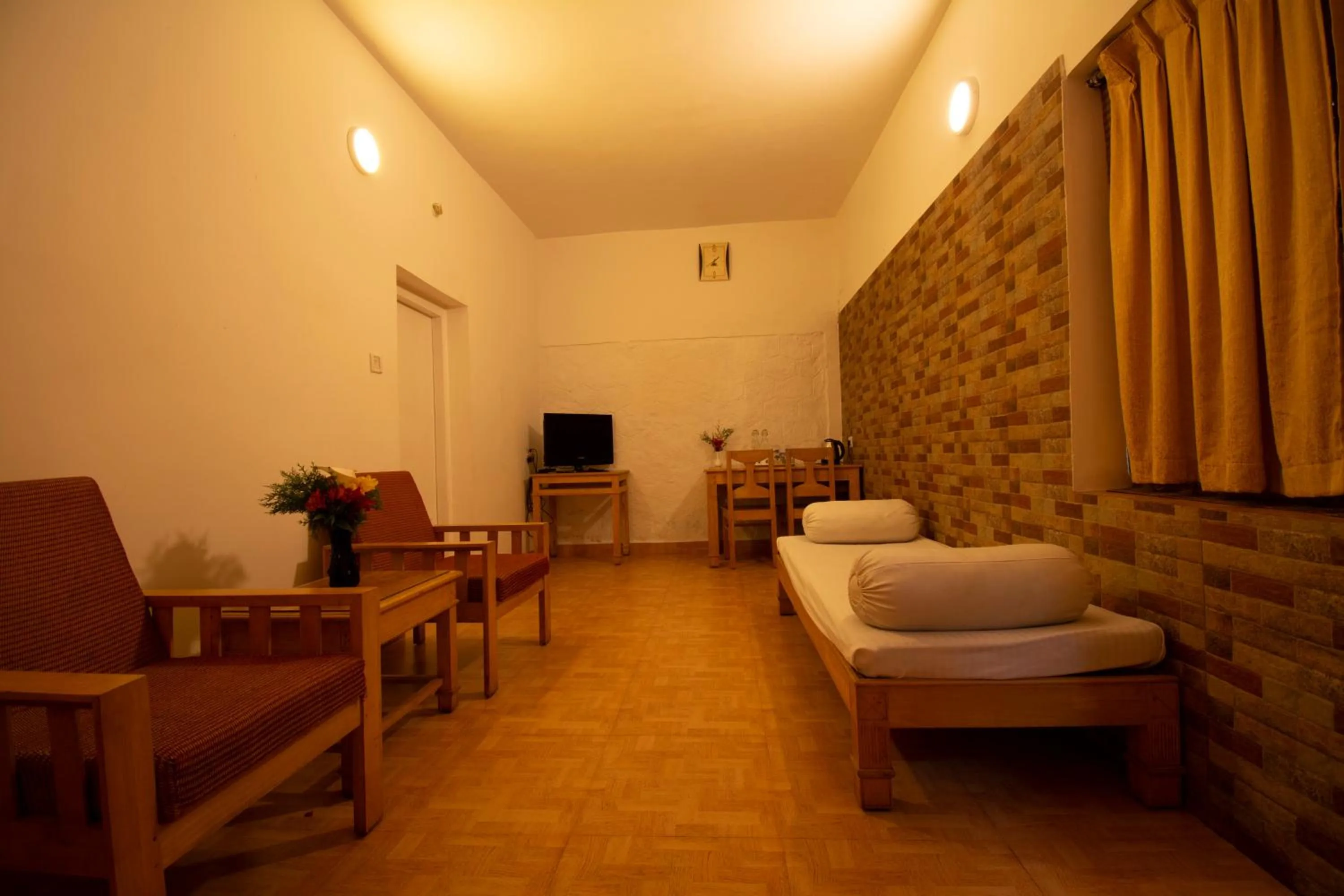 Living room in Kodai Resort Hotel, Kodaikanal