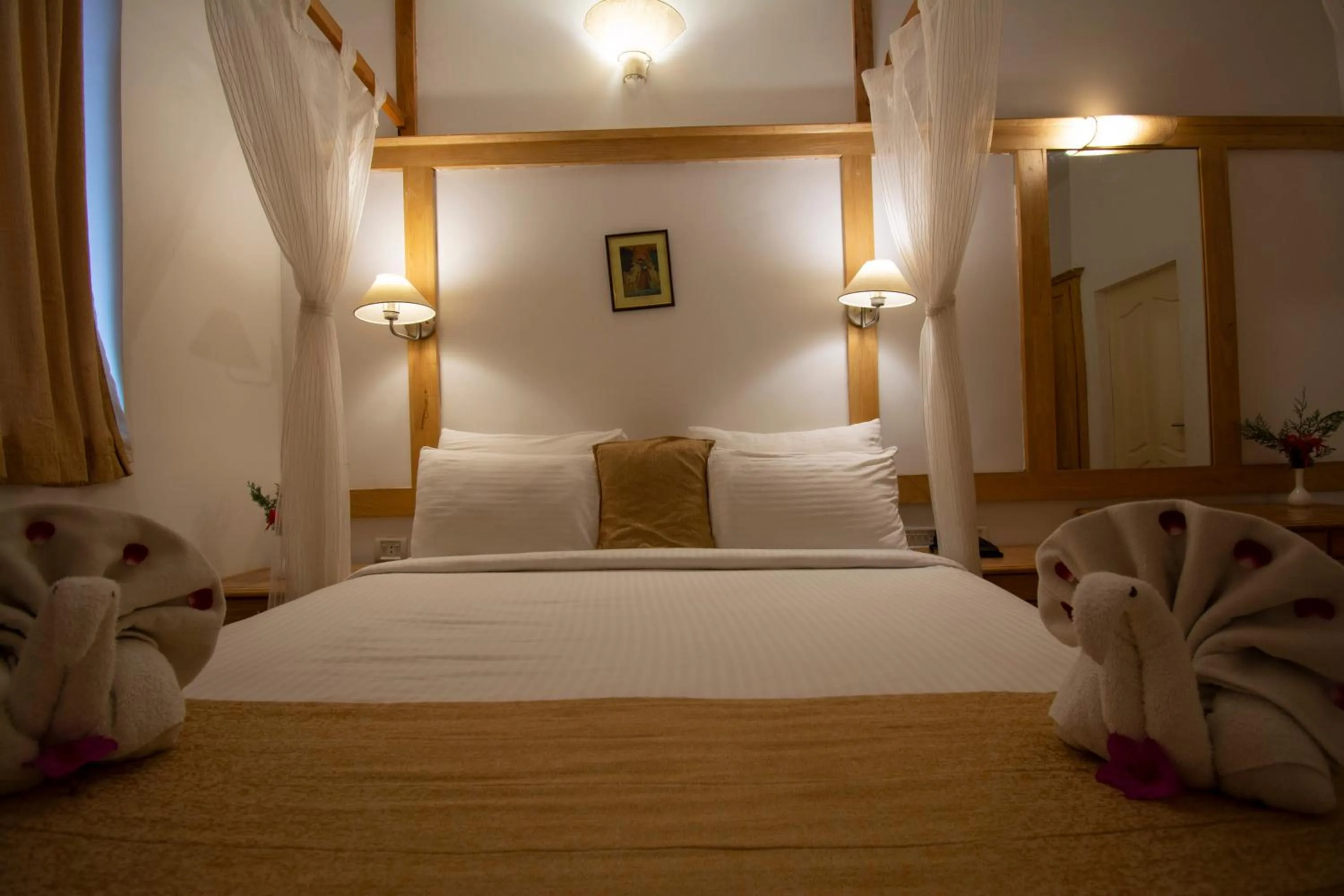 Bedroom, Bed in Kodai Resort Hotel, Kodaikanal