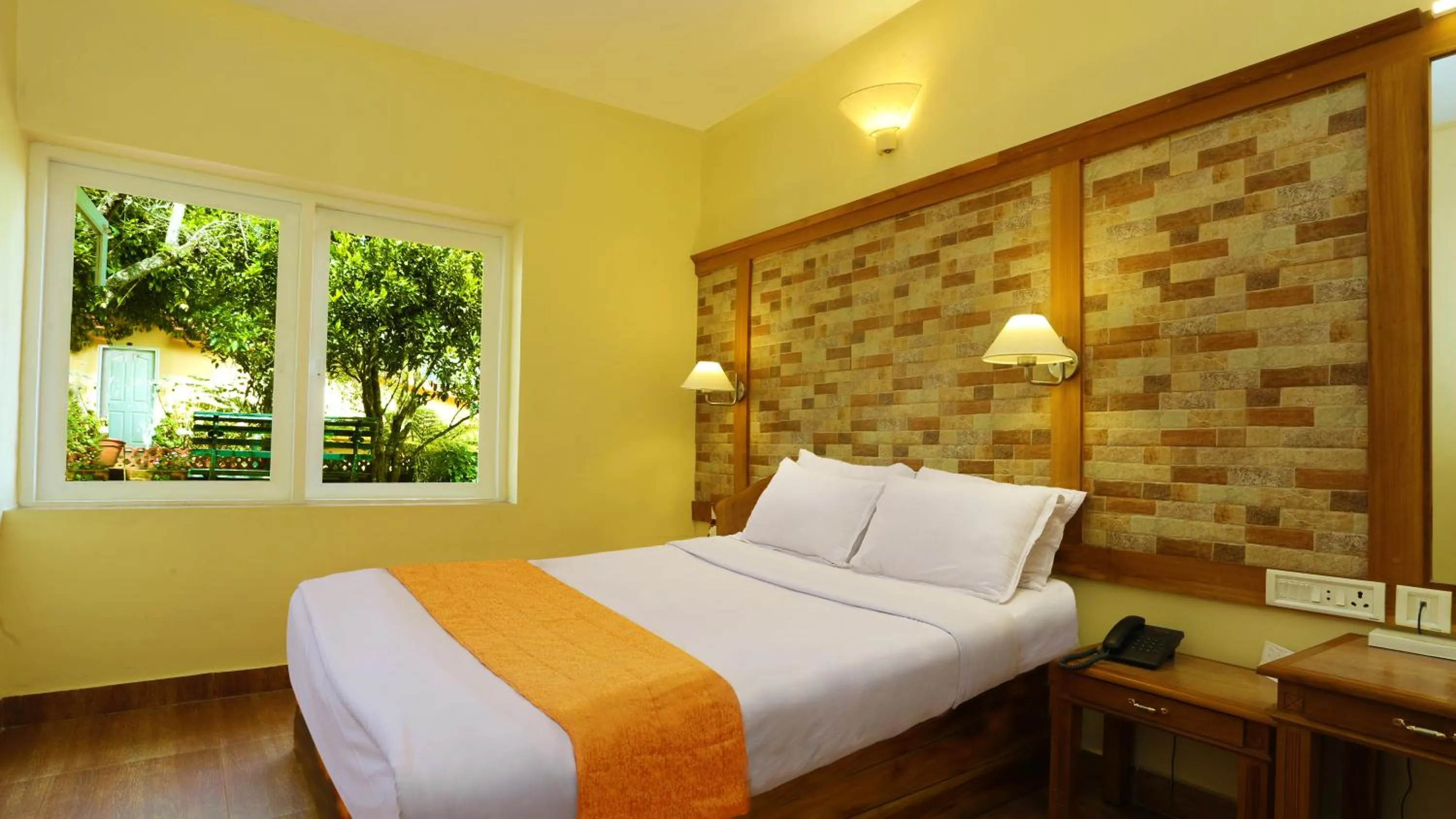 Bedroom, Bed in Kodai Resort Hotel, Kodaikanal