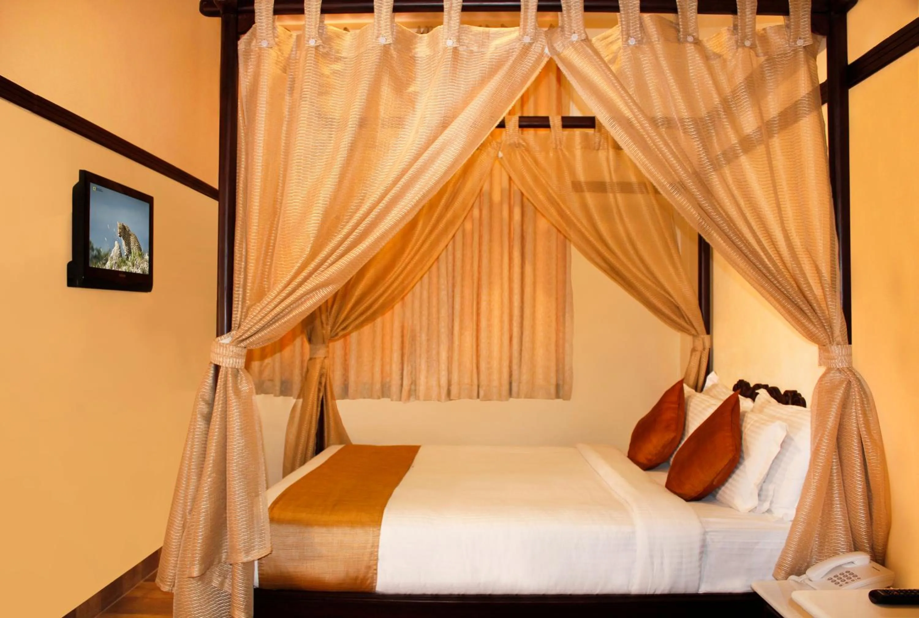 Bed in Kodai Resort Hotel, Kodaikanal