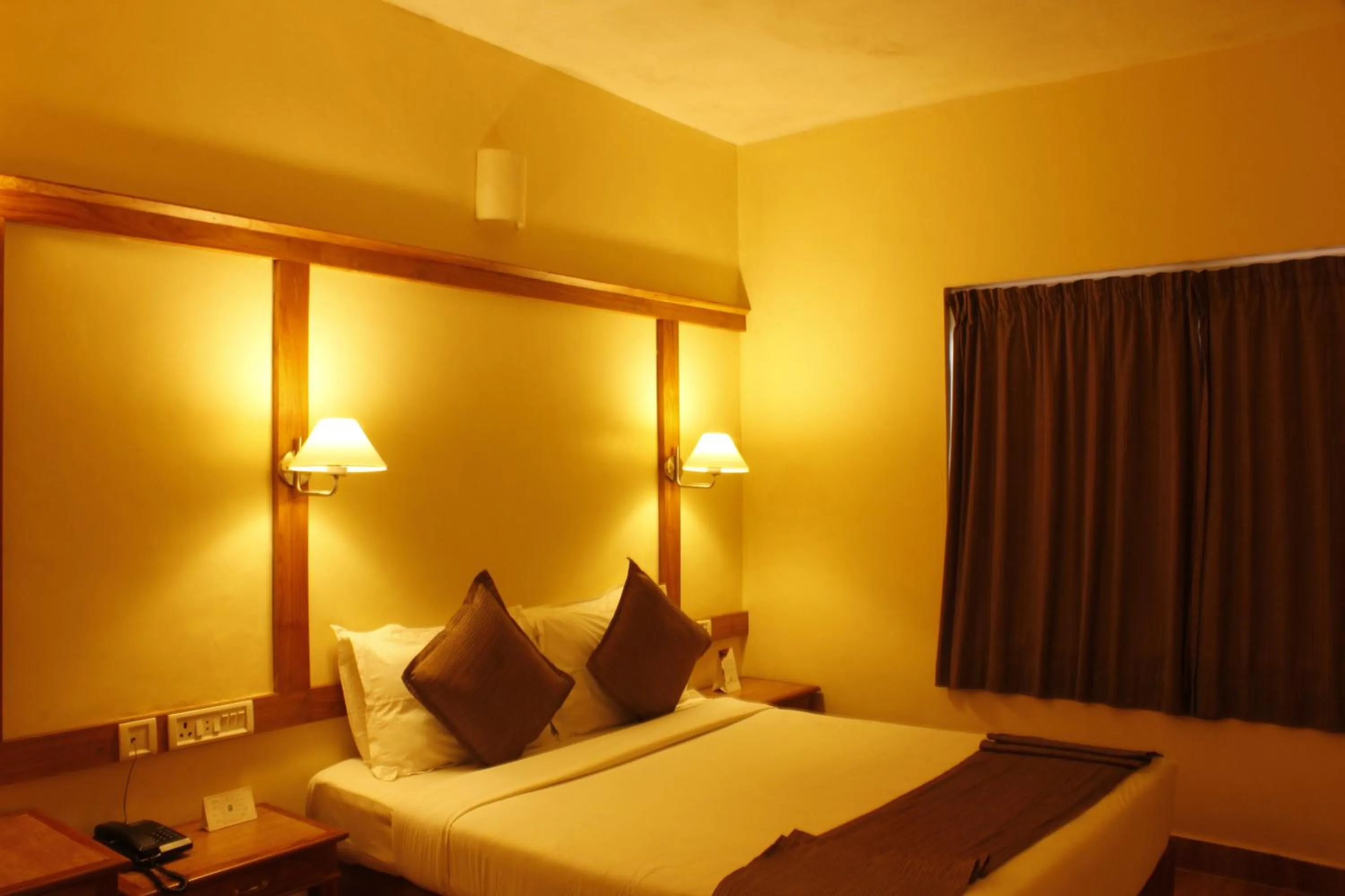 Bed in Kodai Resort Hotel, Kodaikanal