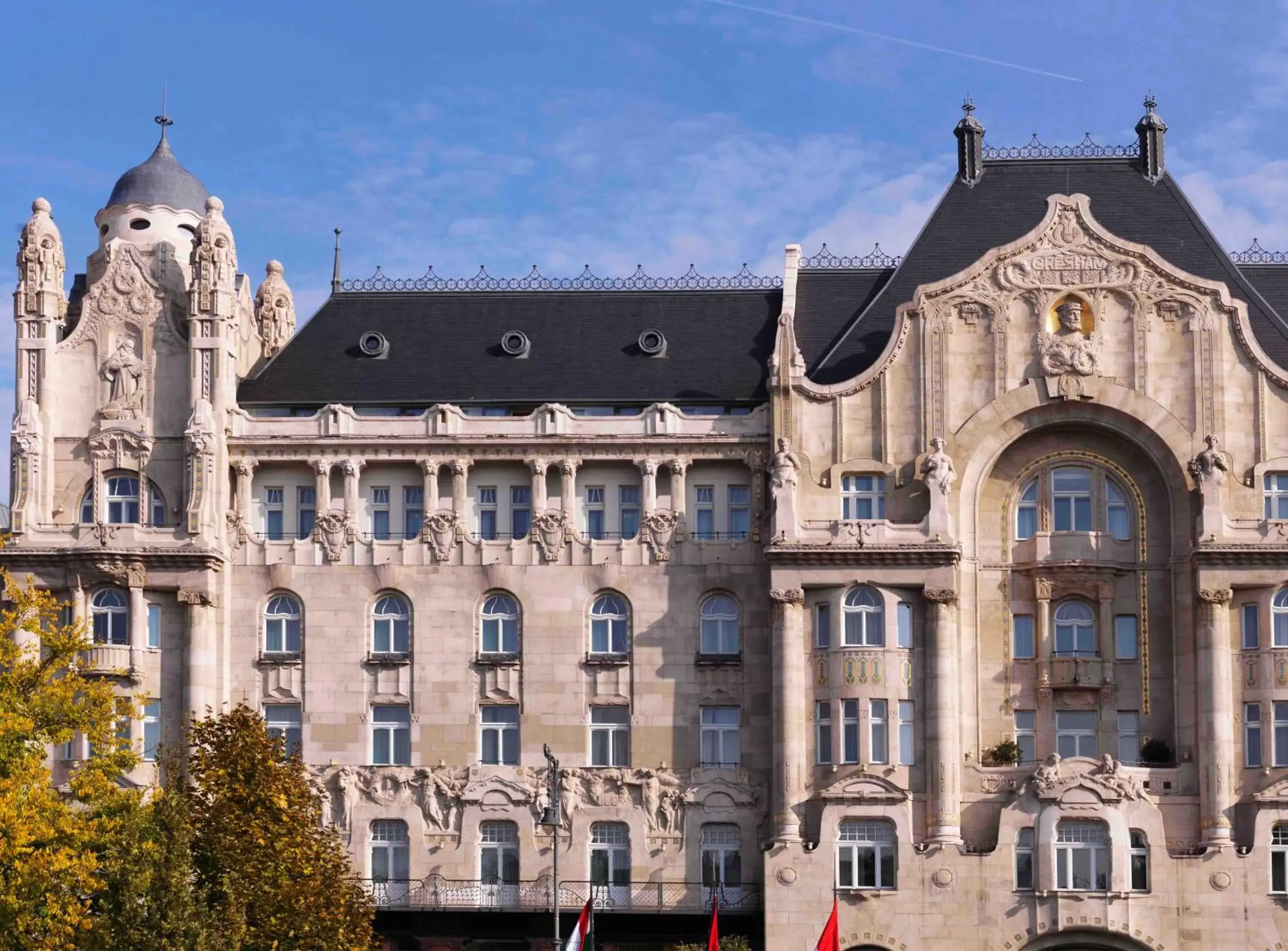 Facade/entrance in Four Seasons Hotel Gresham Palace Budapest Facade/entrance in Four Seasons Hotel Gresham Palace Budapest