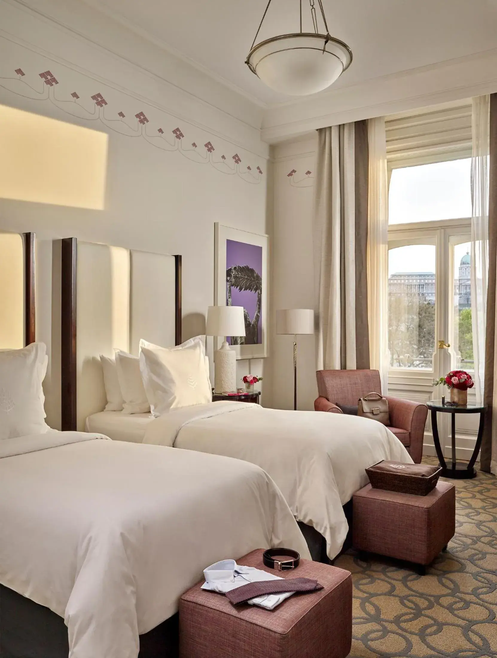Photo of the whole room, Bed in Four Seasons Hotel Gresham Palace Budapest Photo of the whole room, Bed in Four Seasons Hotel Gresham Palace Budapest