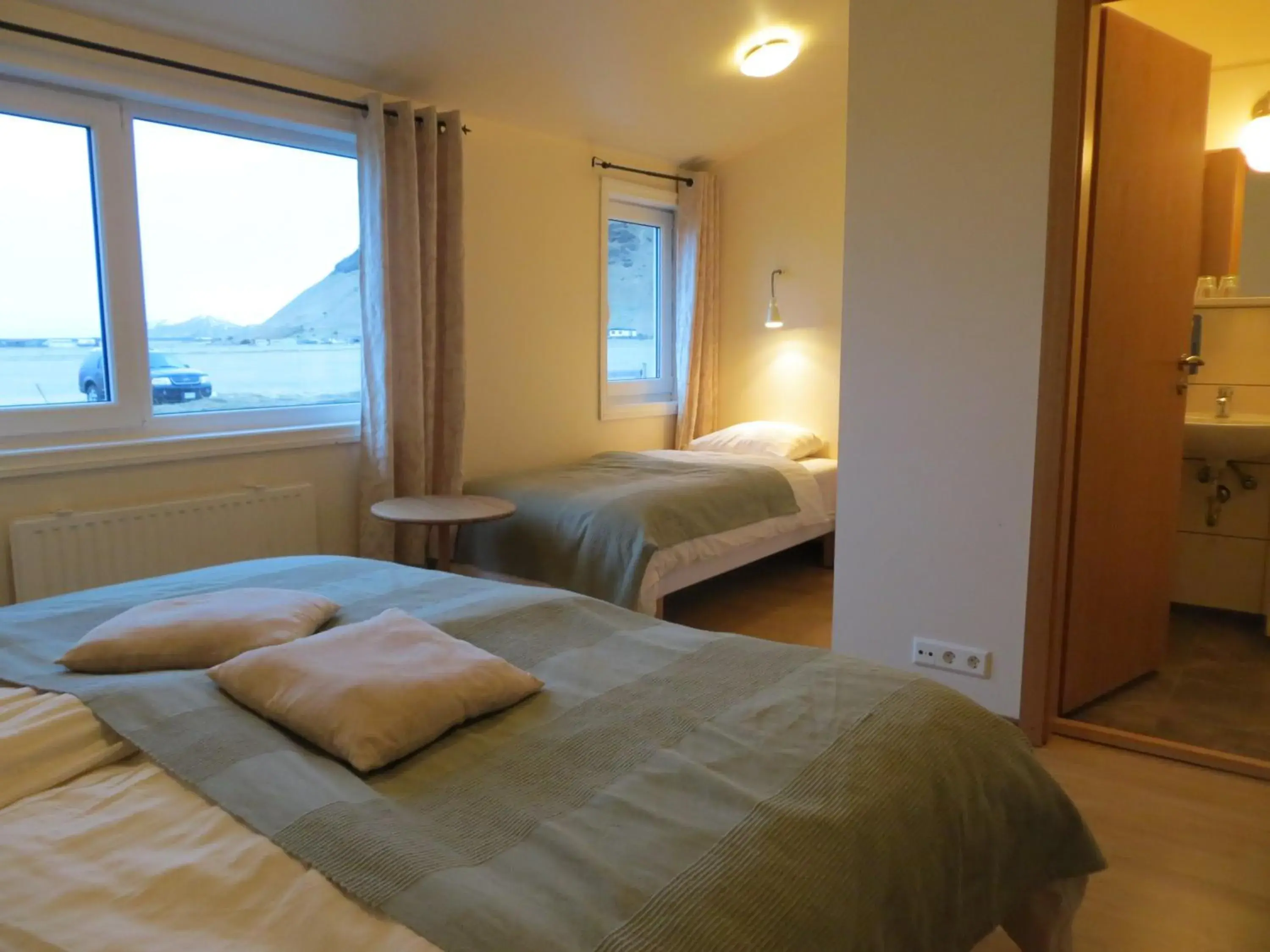 Triple Room in Guesthouse Vellir Triple Room in Guesthouse Vellir