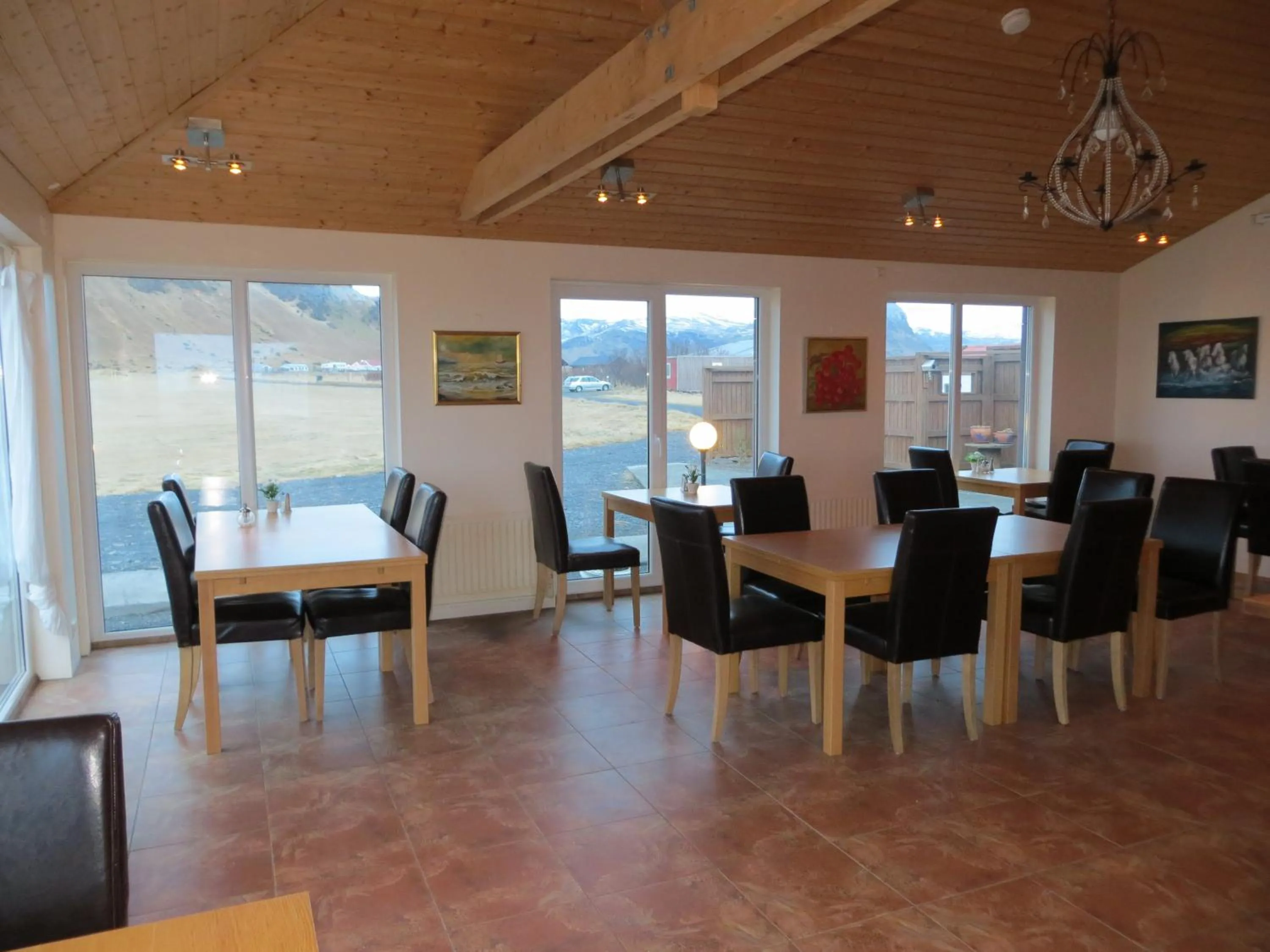 Restaurant/places to eat in Guesthouse Vellir