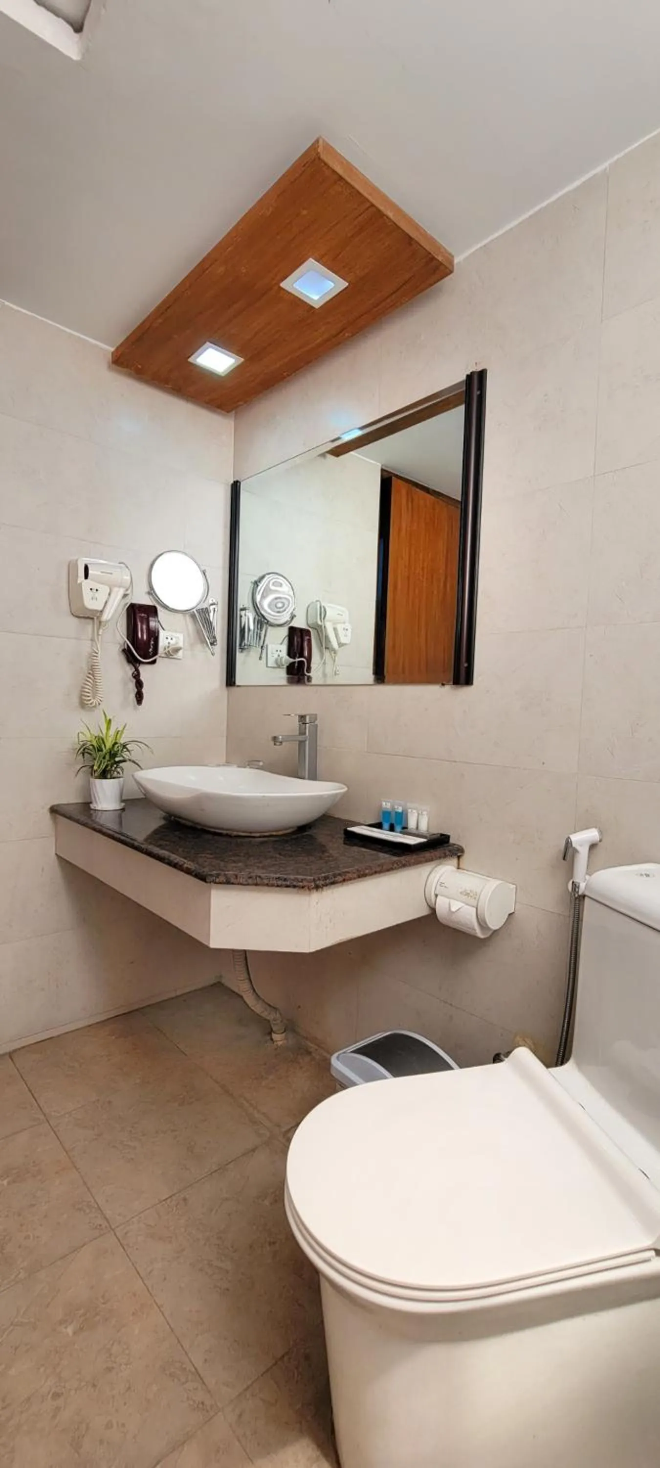 Bathroom in White Palace Hotel