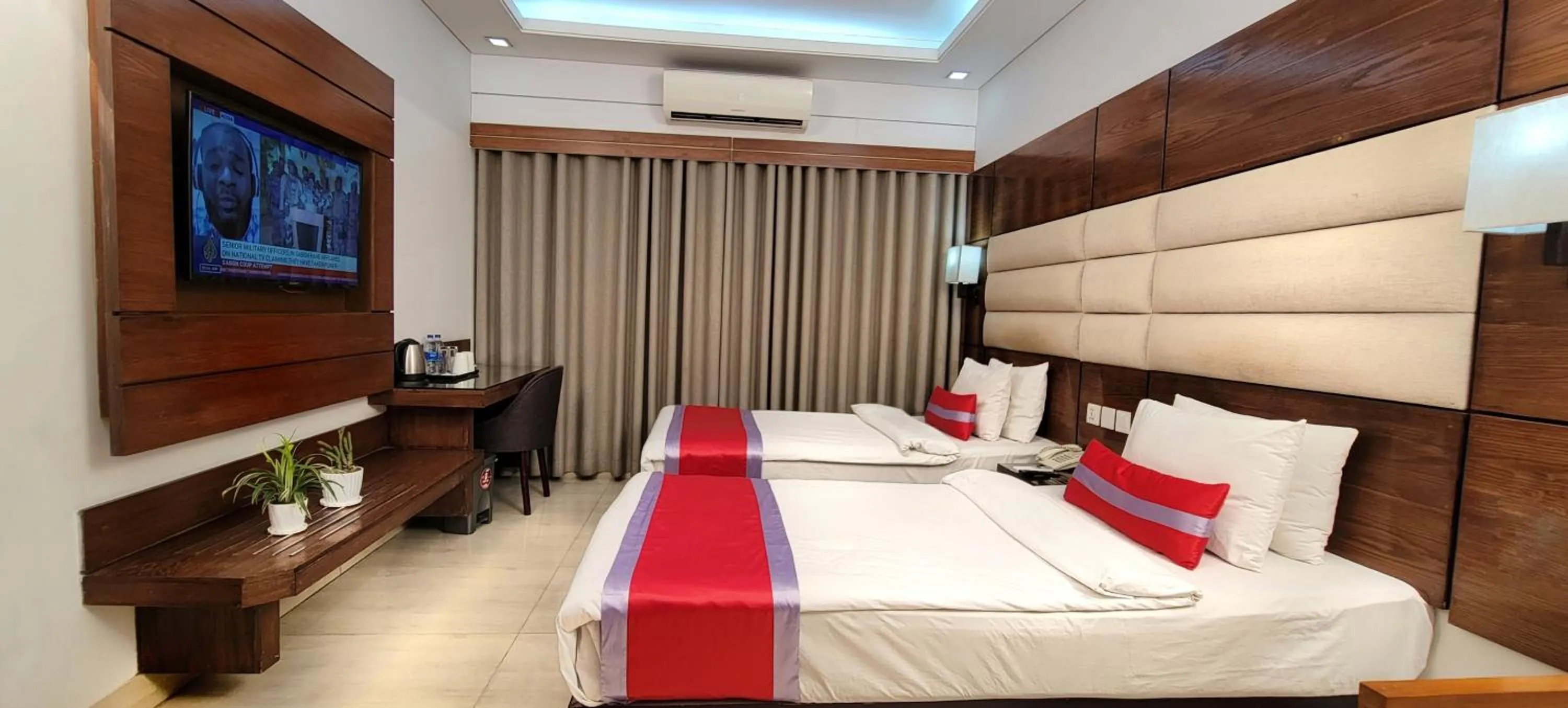 Bed in White Palace Hotel