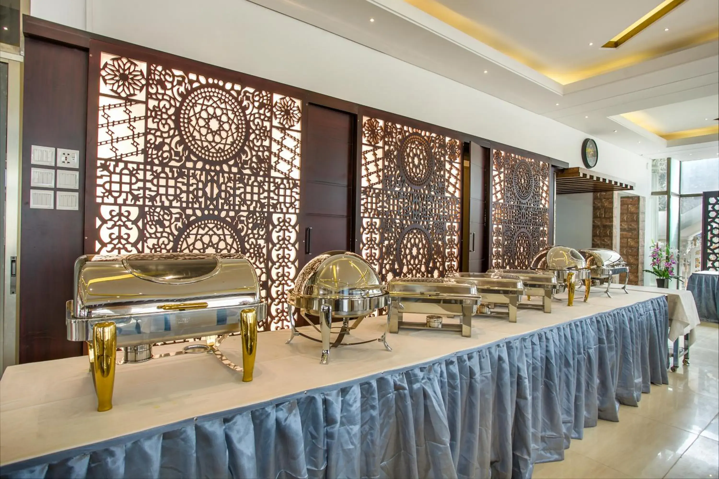 Restaurant/places to eat in White Palace Hotel Restaurant/places to eat in White Palace Hotel