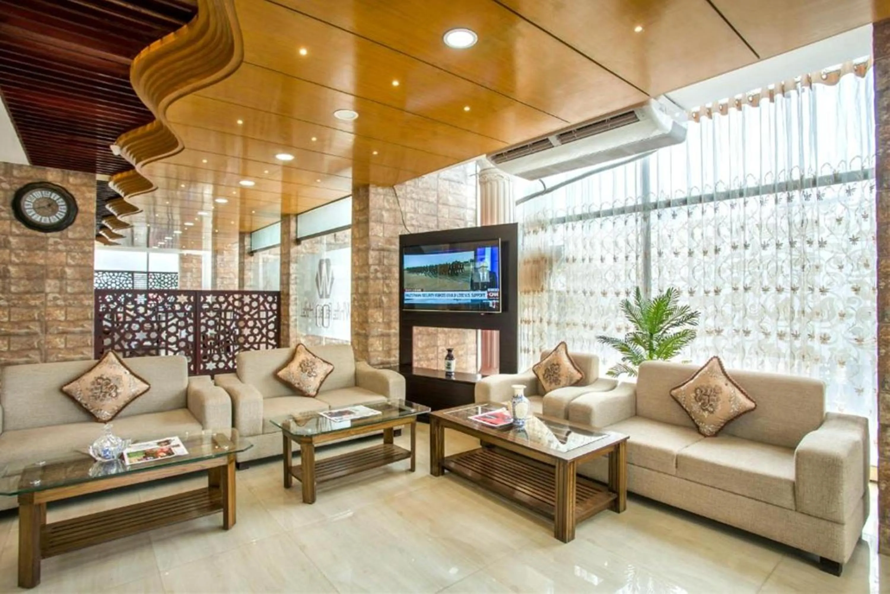 TV and multimedia in White Palace Hotel