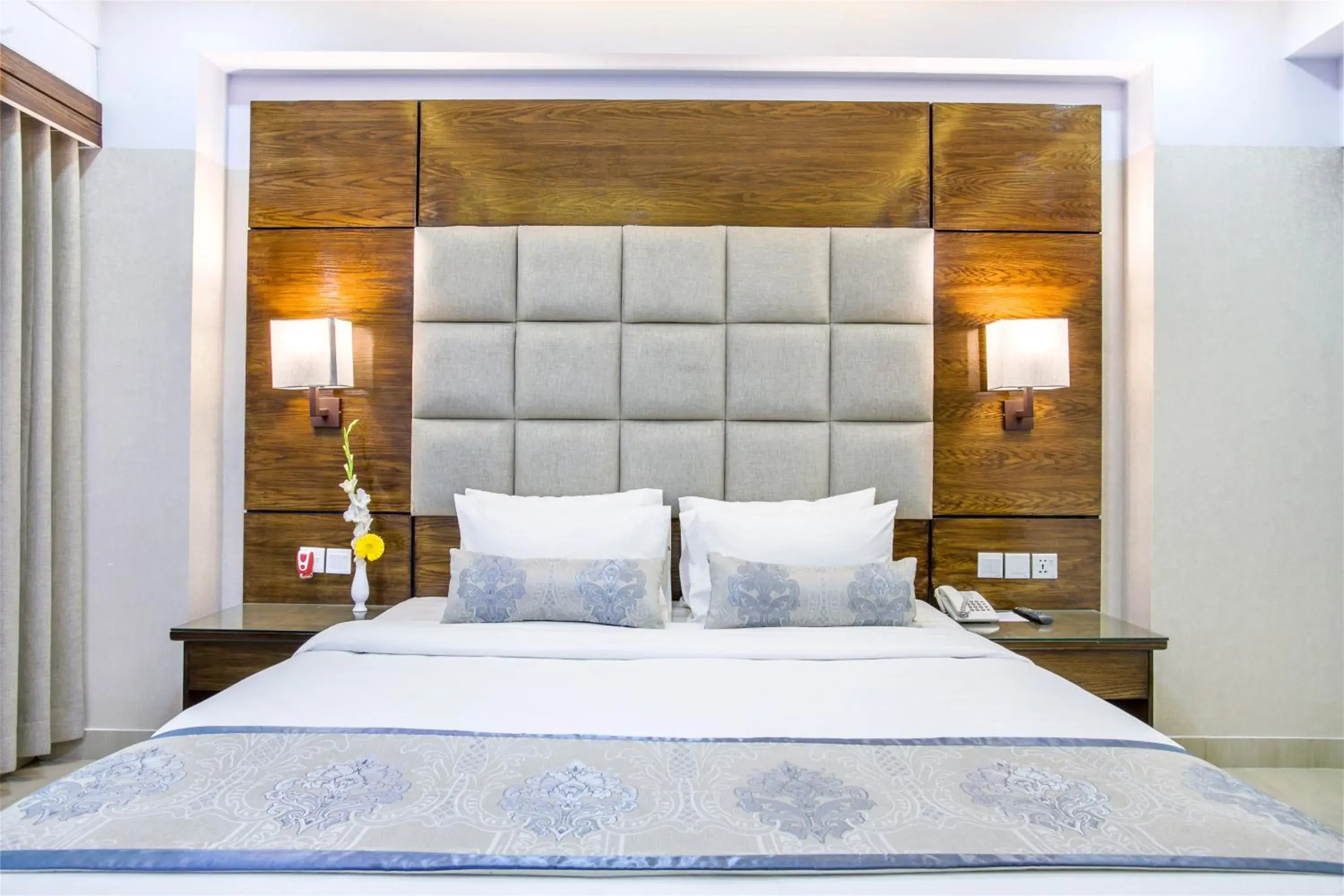 Bedroom, Bed in White Palace Hotel Bedroom, Bed in White Palace Hotel