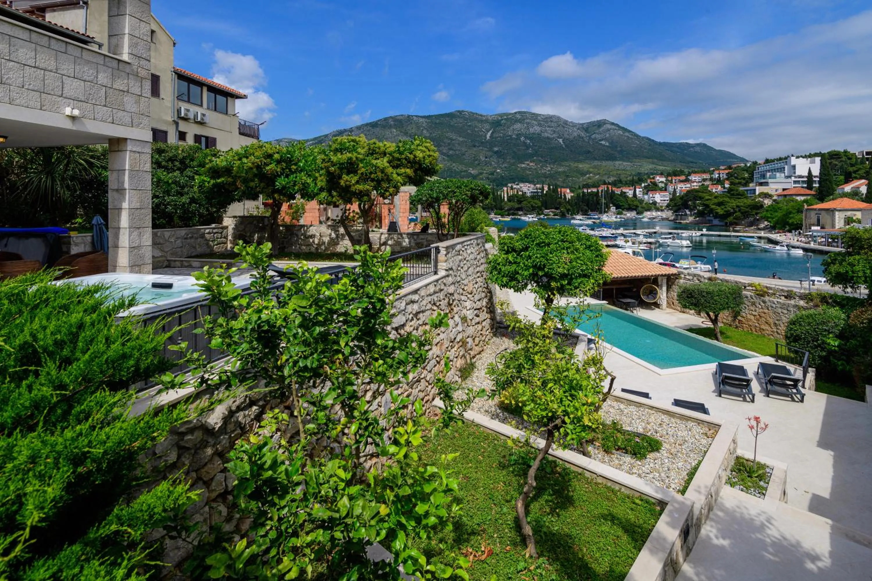 Apartments Kralj Ana