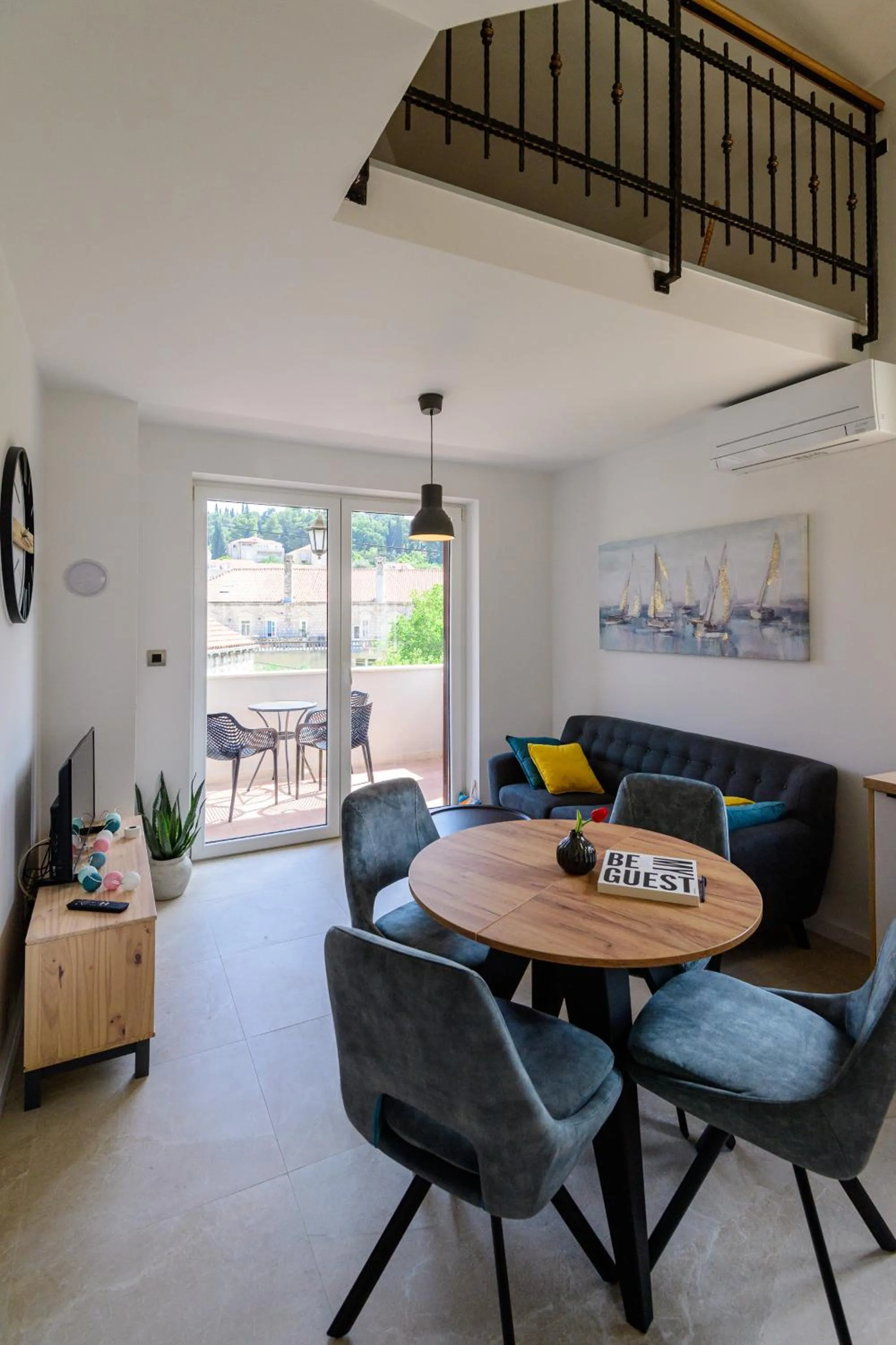 Apartments Kralj Ana