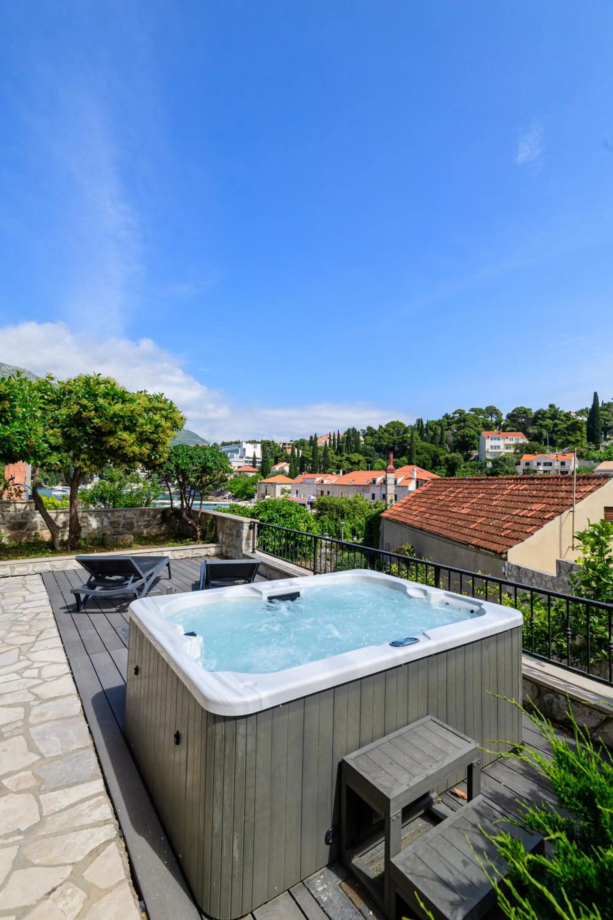 Apartments Kralj Ana