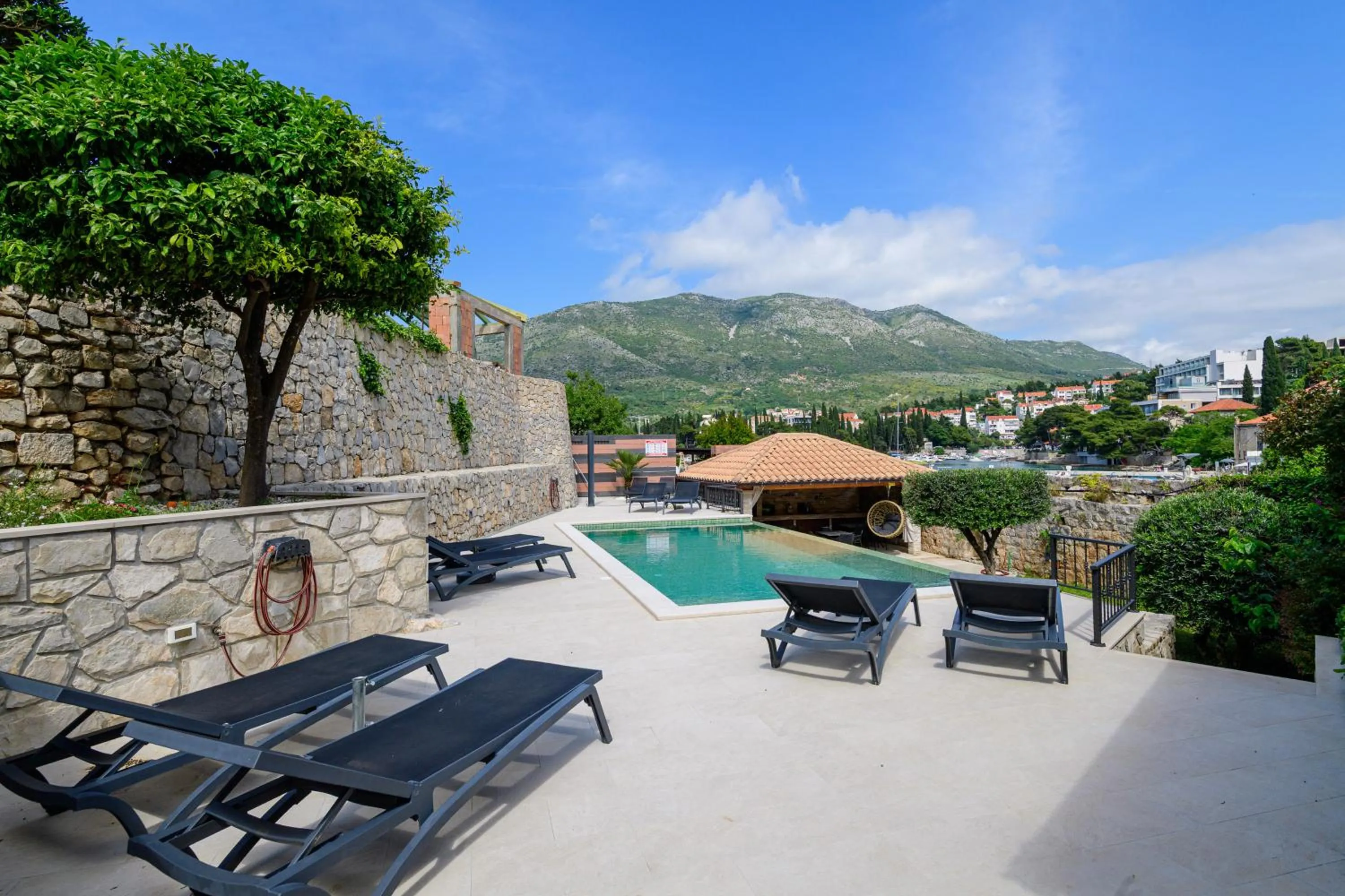 Apartments Kralj Ana