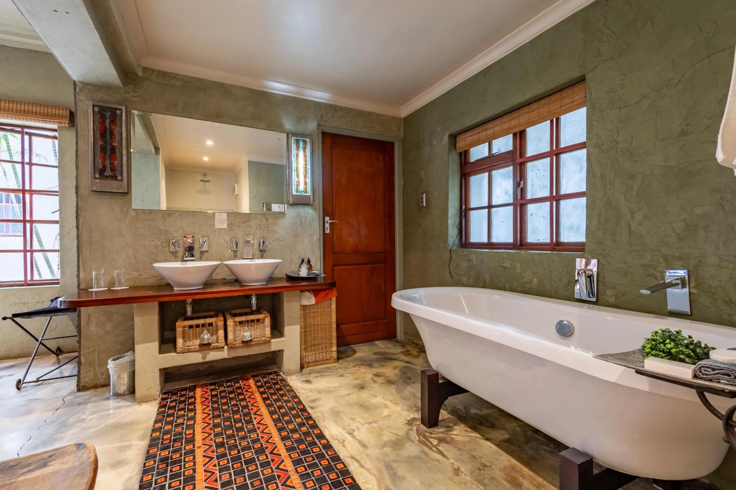 Bathroom in Singa Lodge - Lion Roars Hotels & Lodges