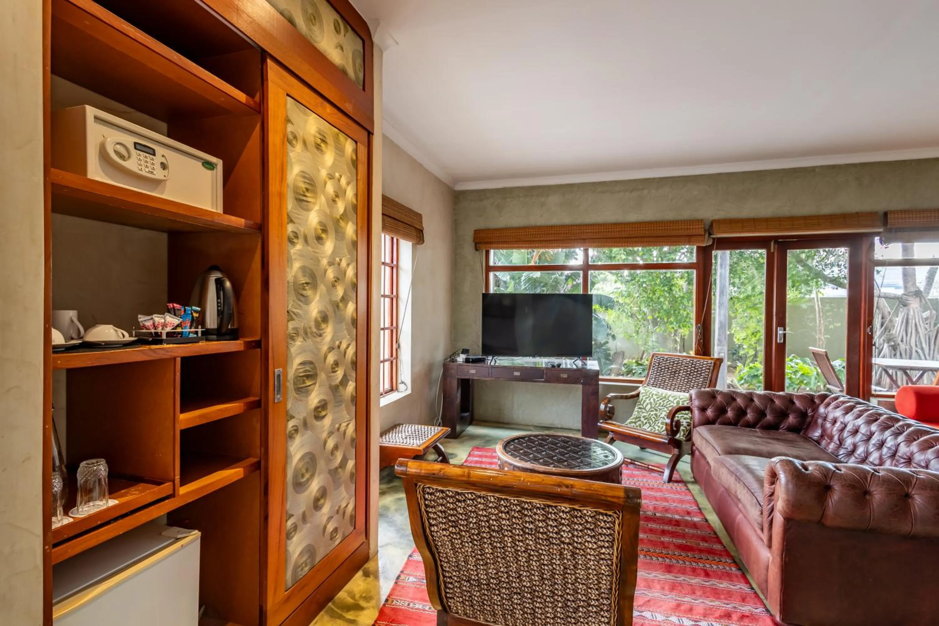 TV and multimedia in Singa Lodge - Lion Roars Hotels & Lodges