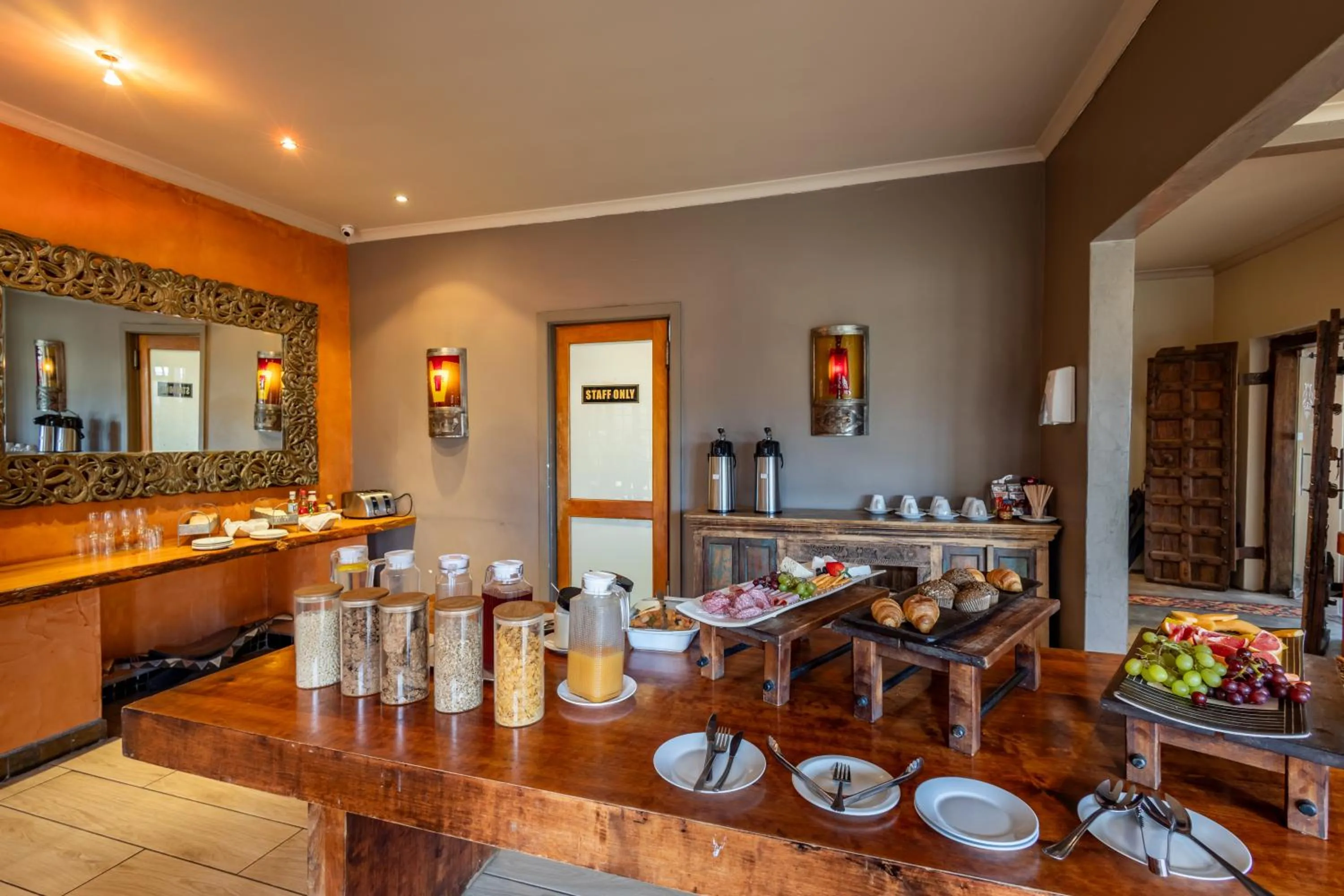 Breakfast in Singa Lodge - Lion Roars Hotels & Lodges