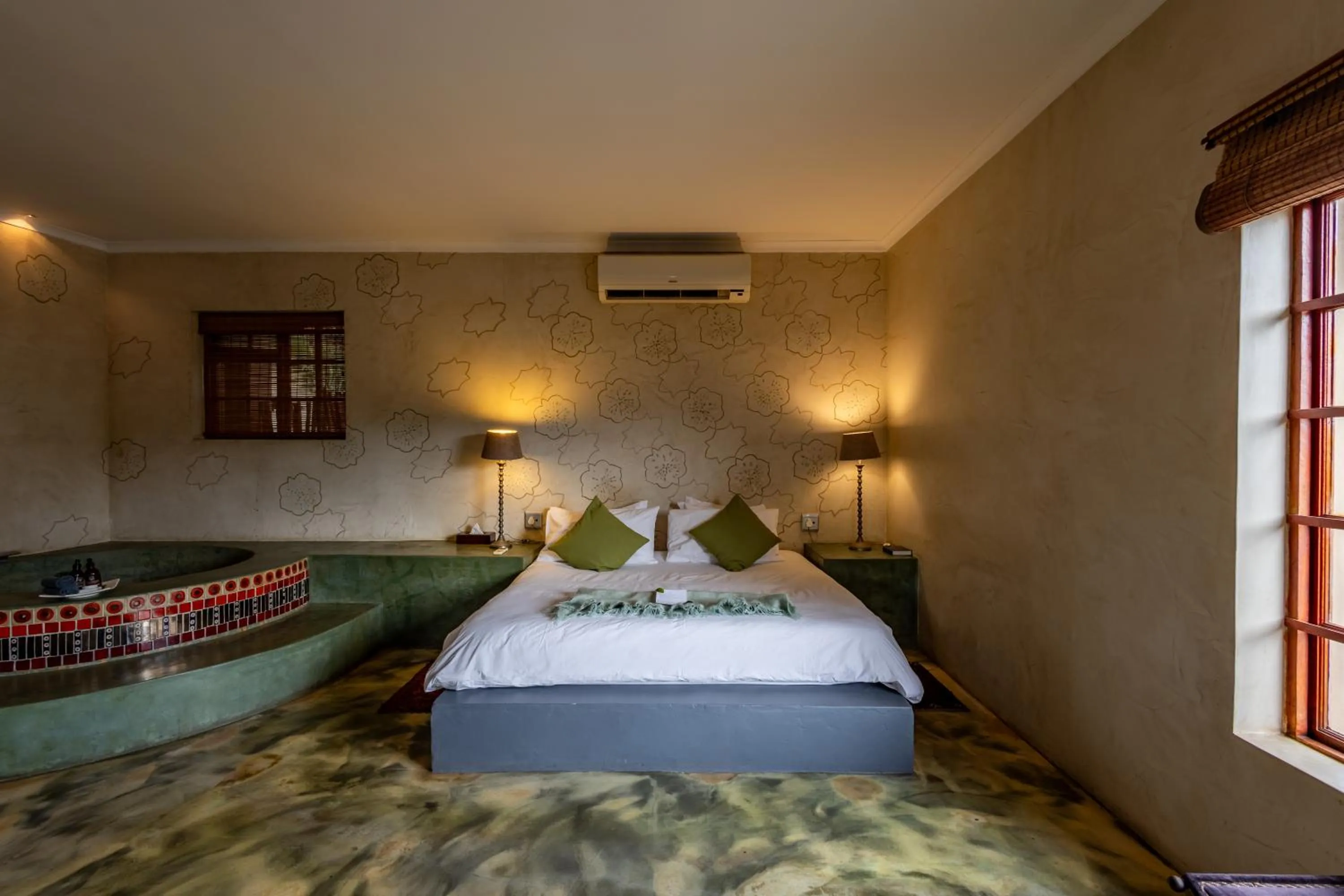 Bed in Singa Lodge - Lion Roars Hotels & Lodges