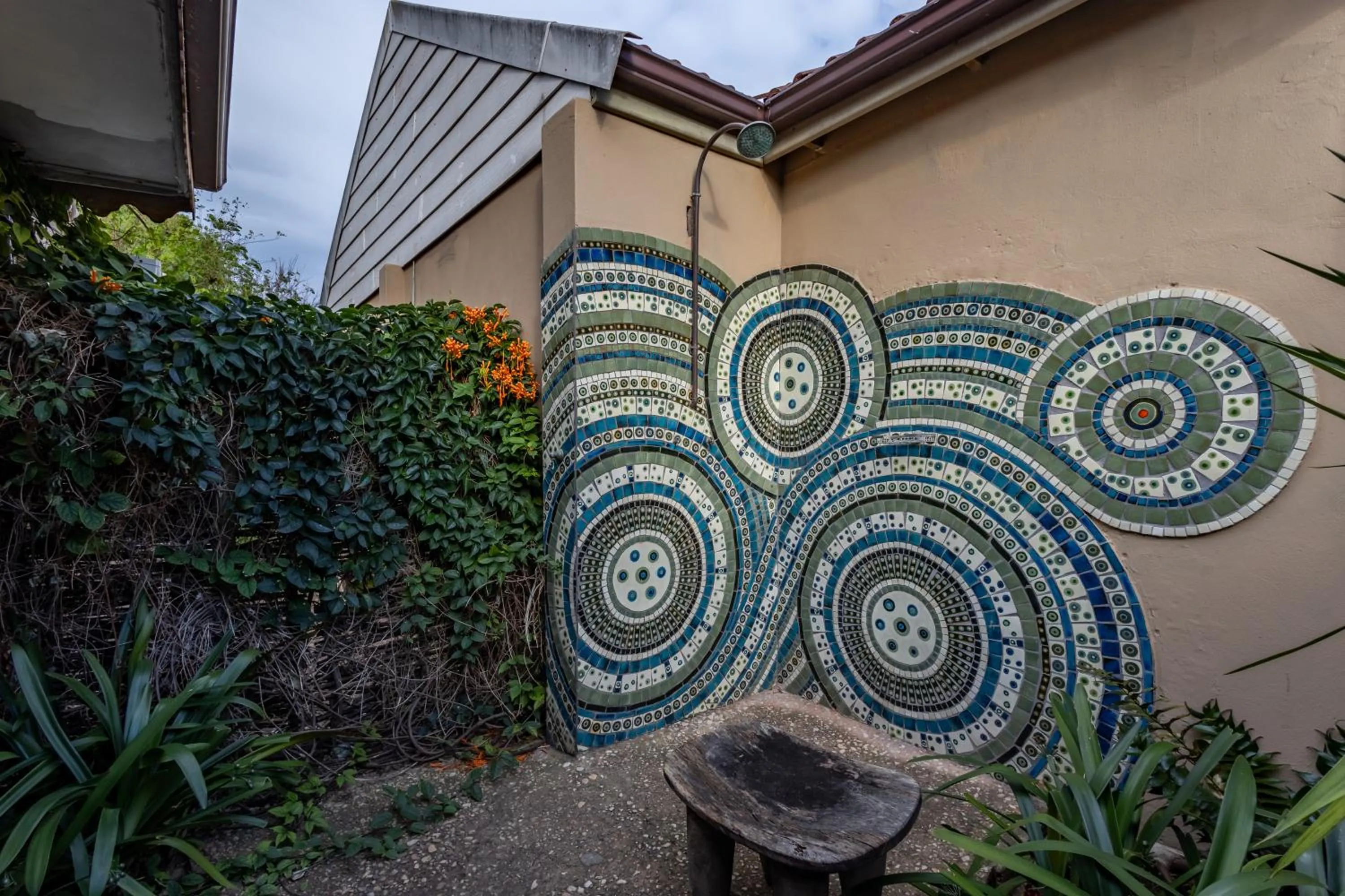 Shower in Singa Lodge - Lion Roars Hotels & Lodges