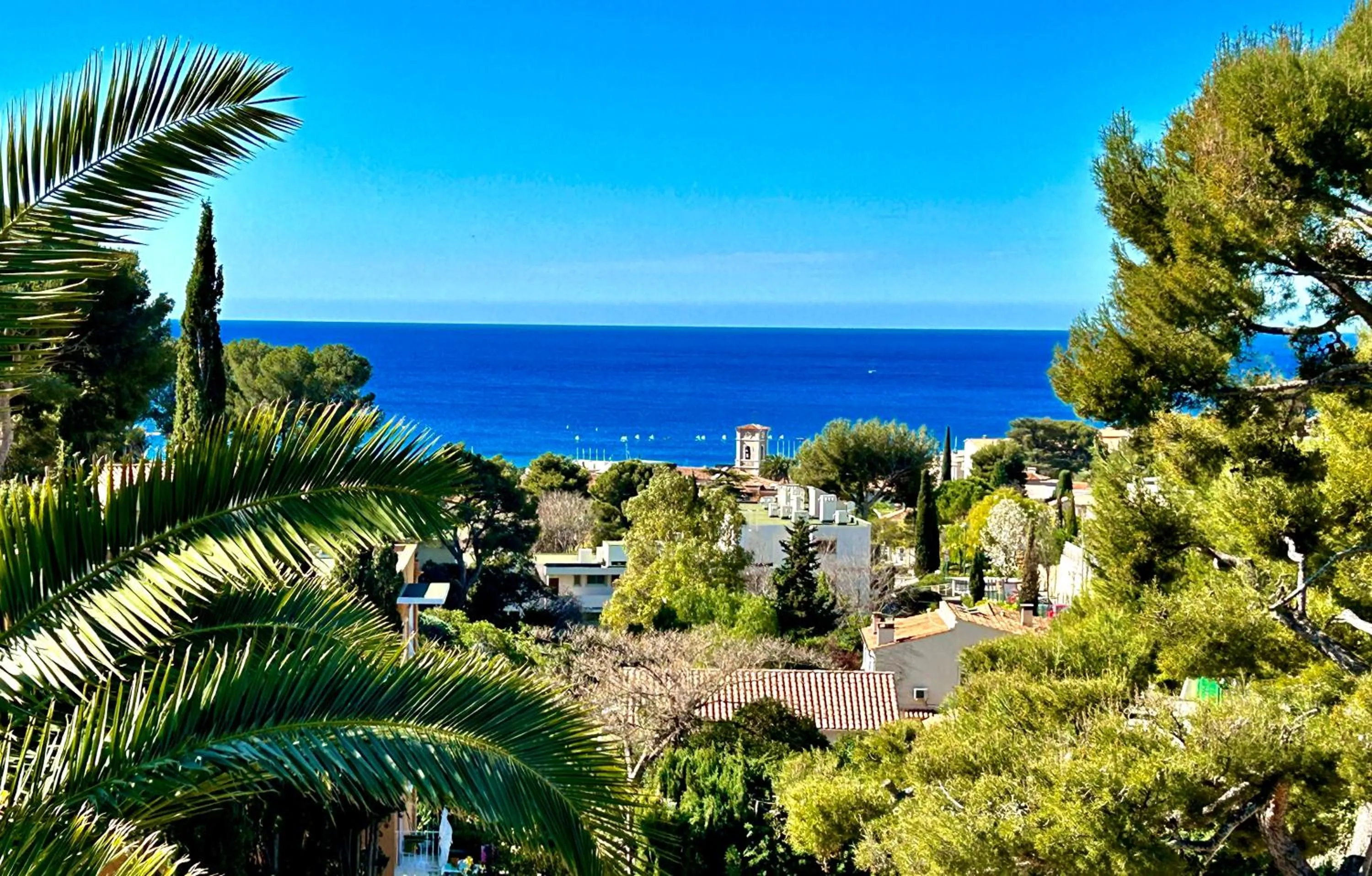 Sea view in THE ADDRESS CASSIS