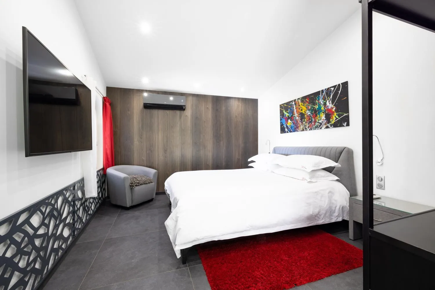 Bedroom, Bed in THE ADDRESS CASSIS
