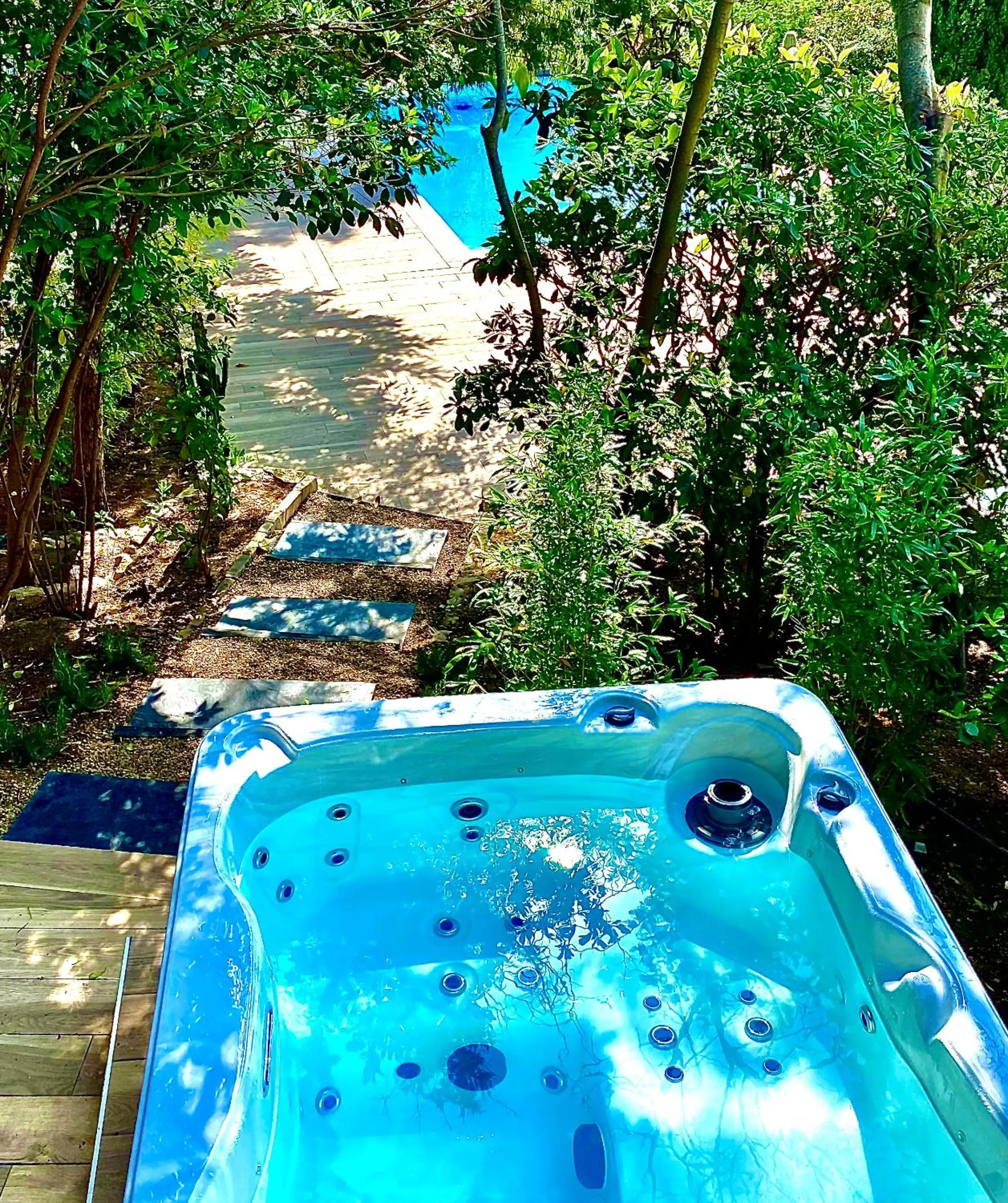 Hot Tub in THE ADDRESS CASSIS