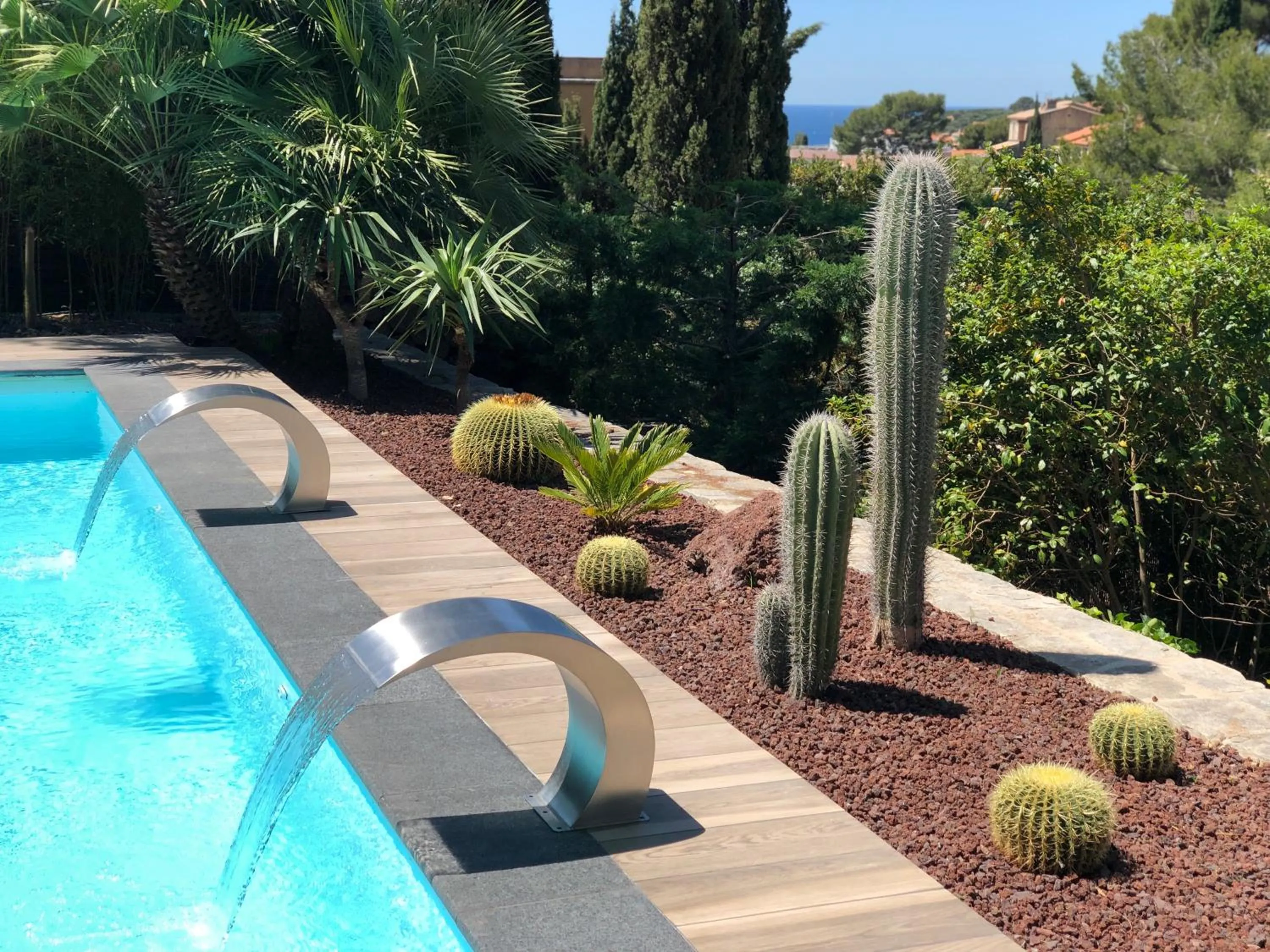 Swimming pool in THE ADDRESS CASSIS
