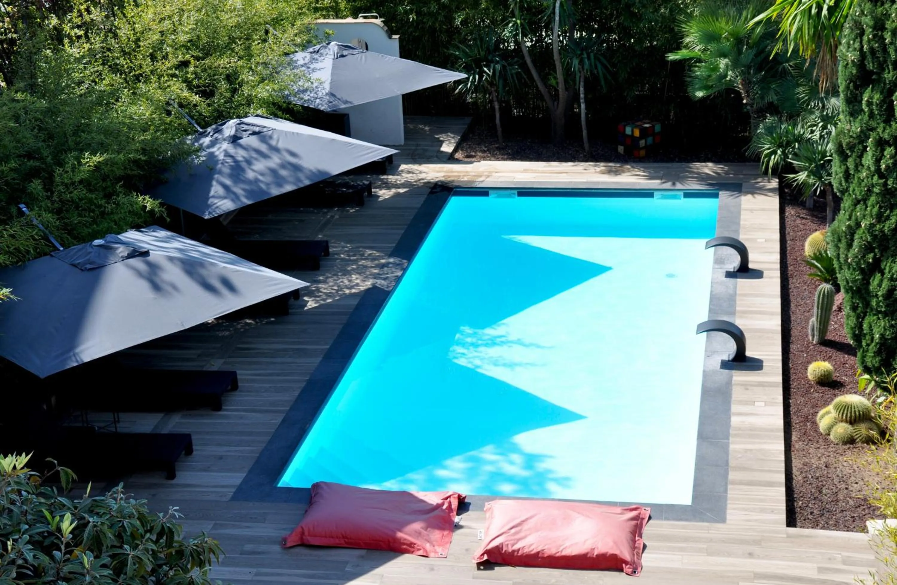 Garden view in THE ADDRESS CASSIS