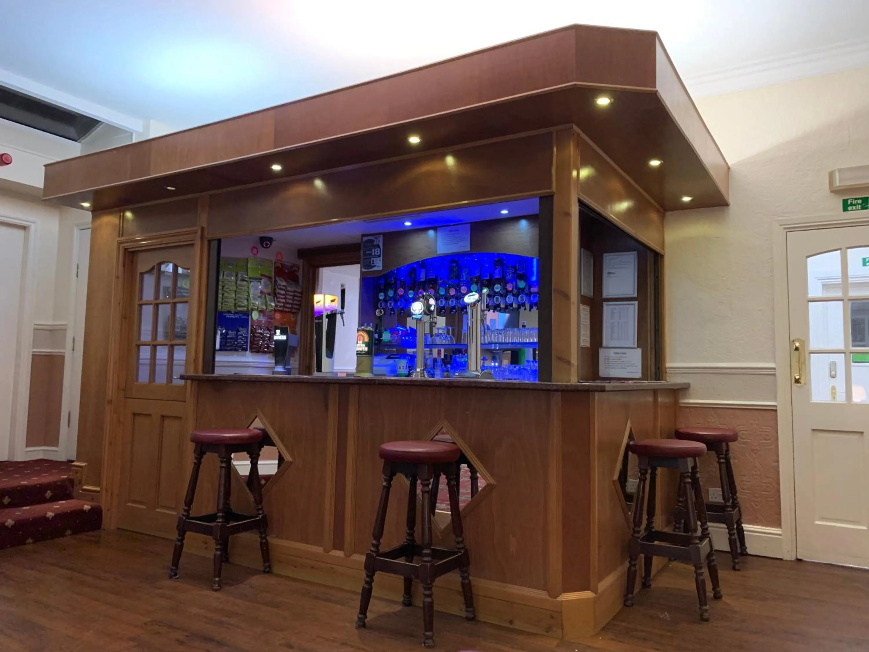 Lounge or bar in Belmont Hotel