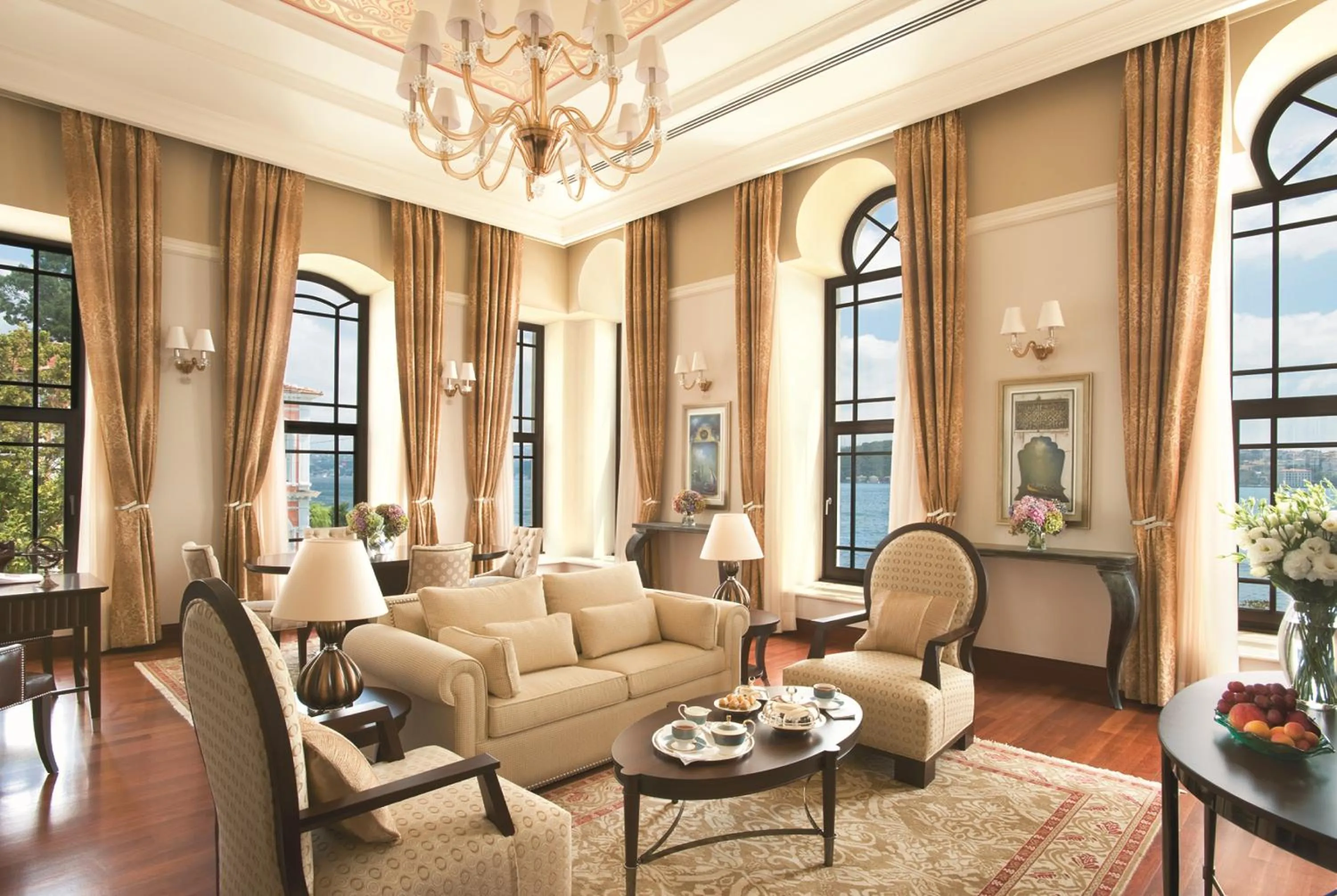 Living room in Four Seasons Hotel Istanbul at the Bosphorus