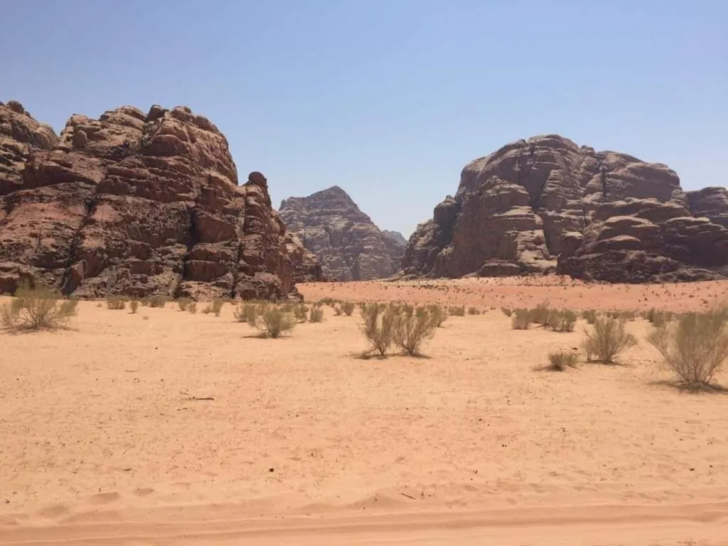 WADI RUM-Bedouin Tents and Jeep Tours