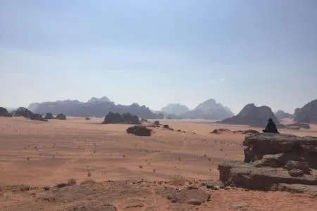WADI RUM-Bedouin Tents and Jeep Tours