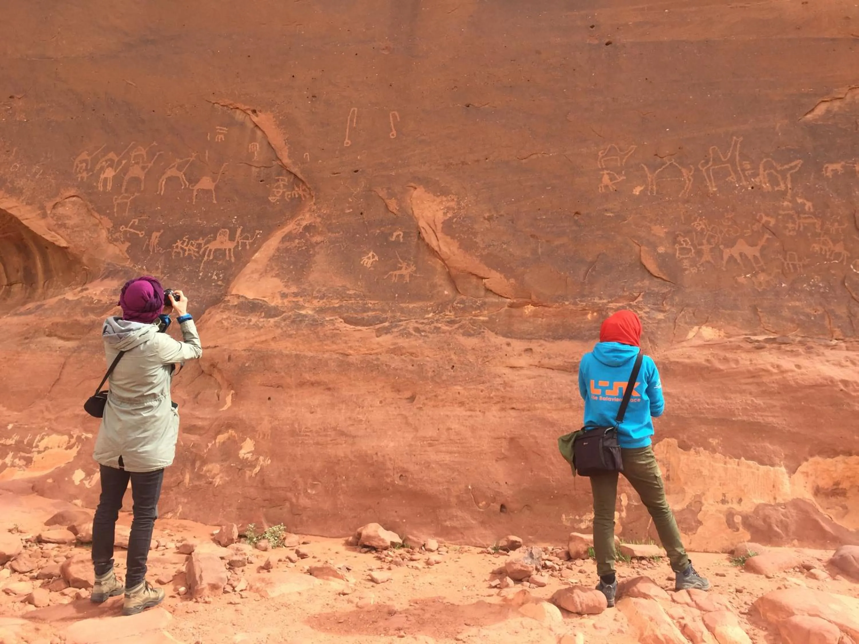 WADI RUM-Bedouin Tents and Jeep Tours