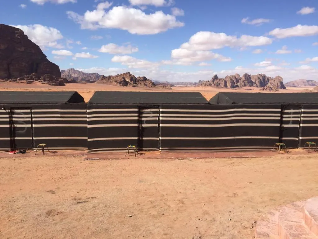 WADI RUM-Bedouin Tents and Jeep Tours