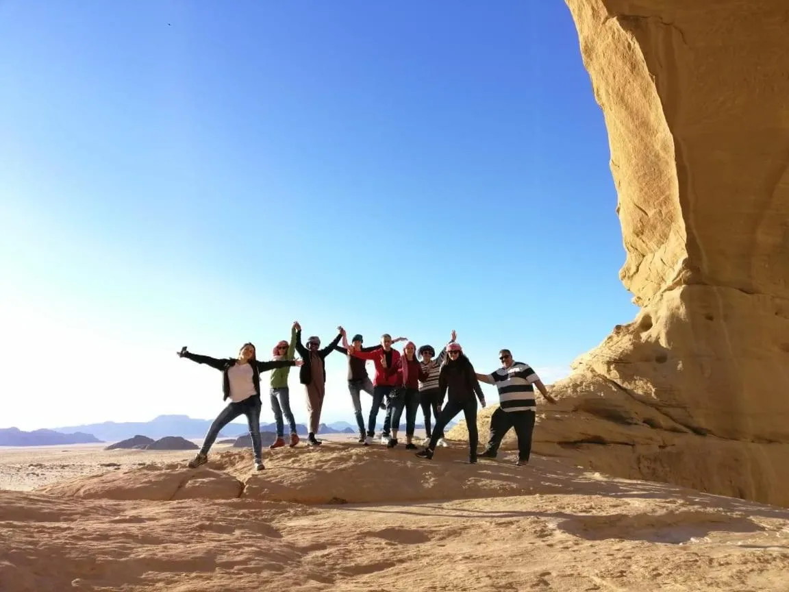 WADI RUM-Bedouin Tents and Jeep Tours