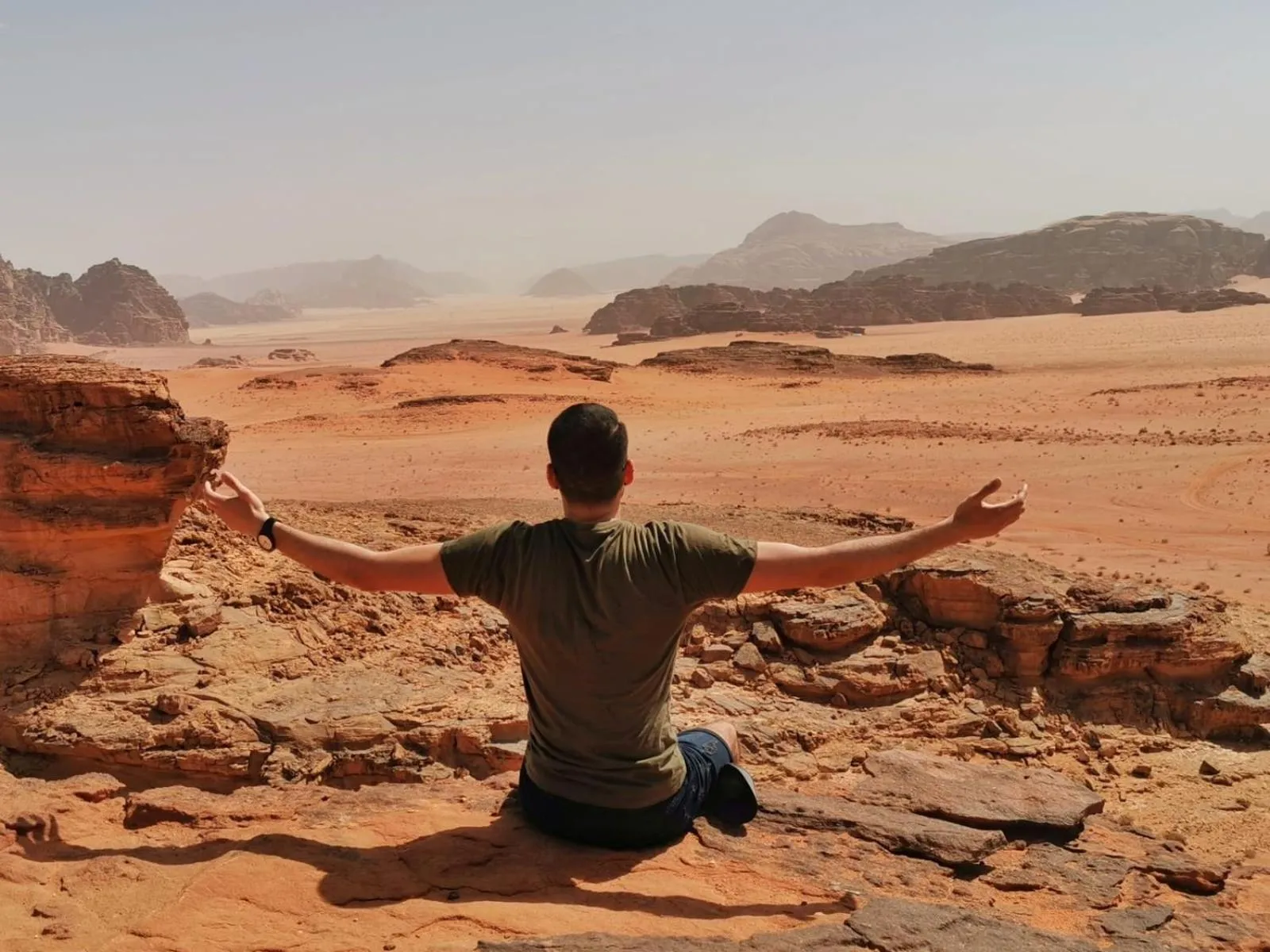 WADI RUM-Bedouin Tents and Jeep Tours