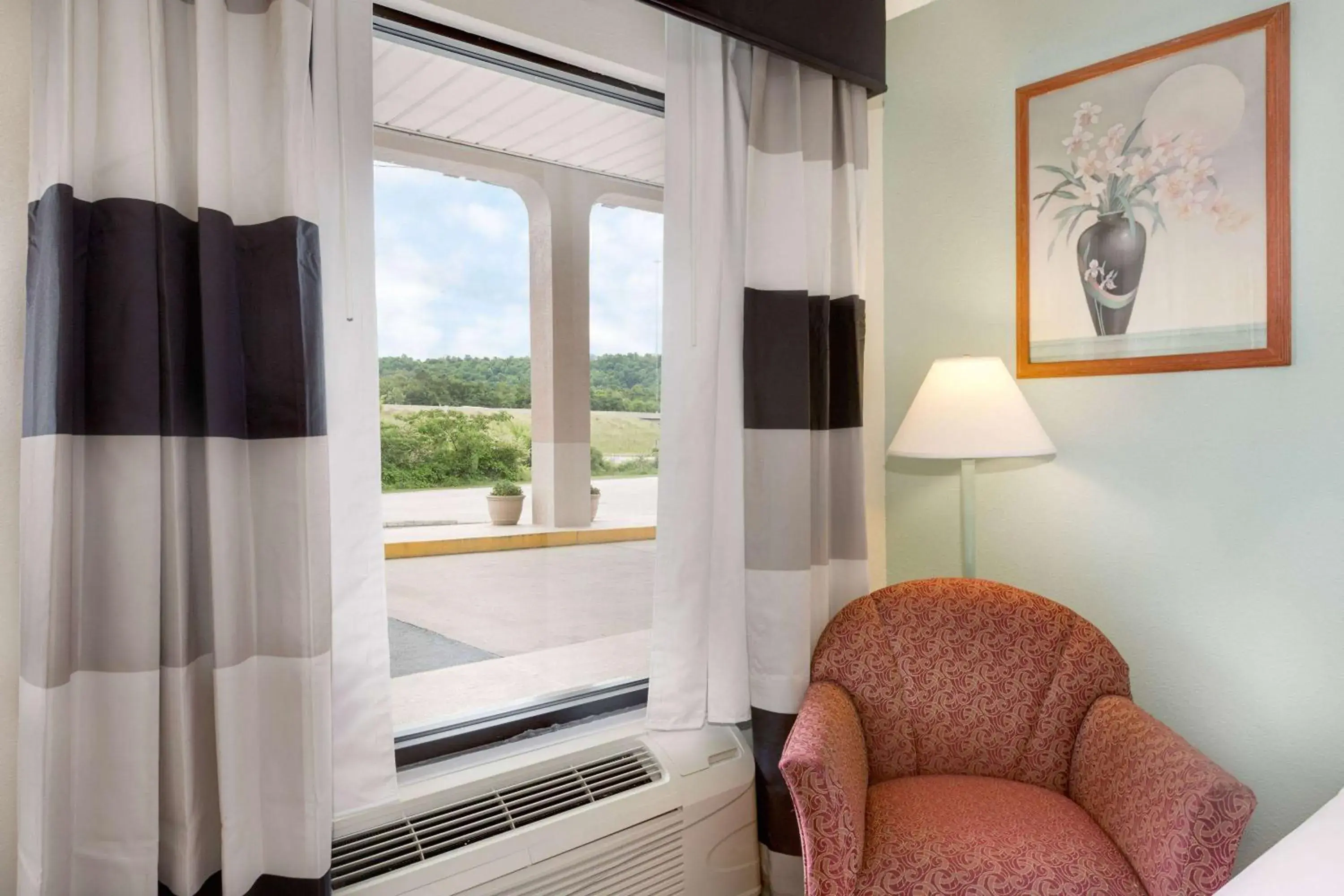 Photo of the whole room in Ramada by Wyndham Pelham Photo of the whole room in Ramada by Wyndham Pelham