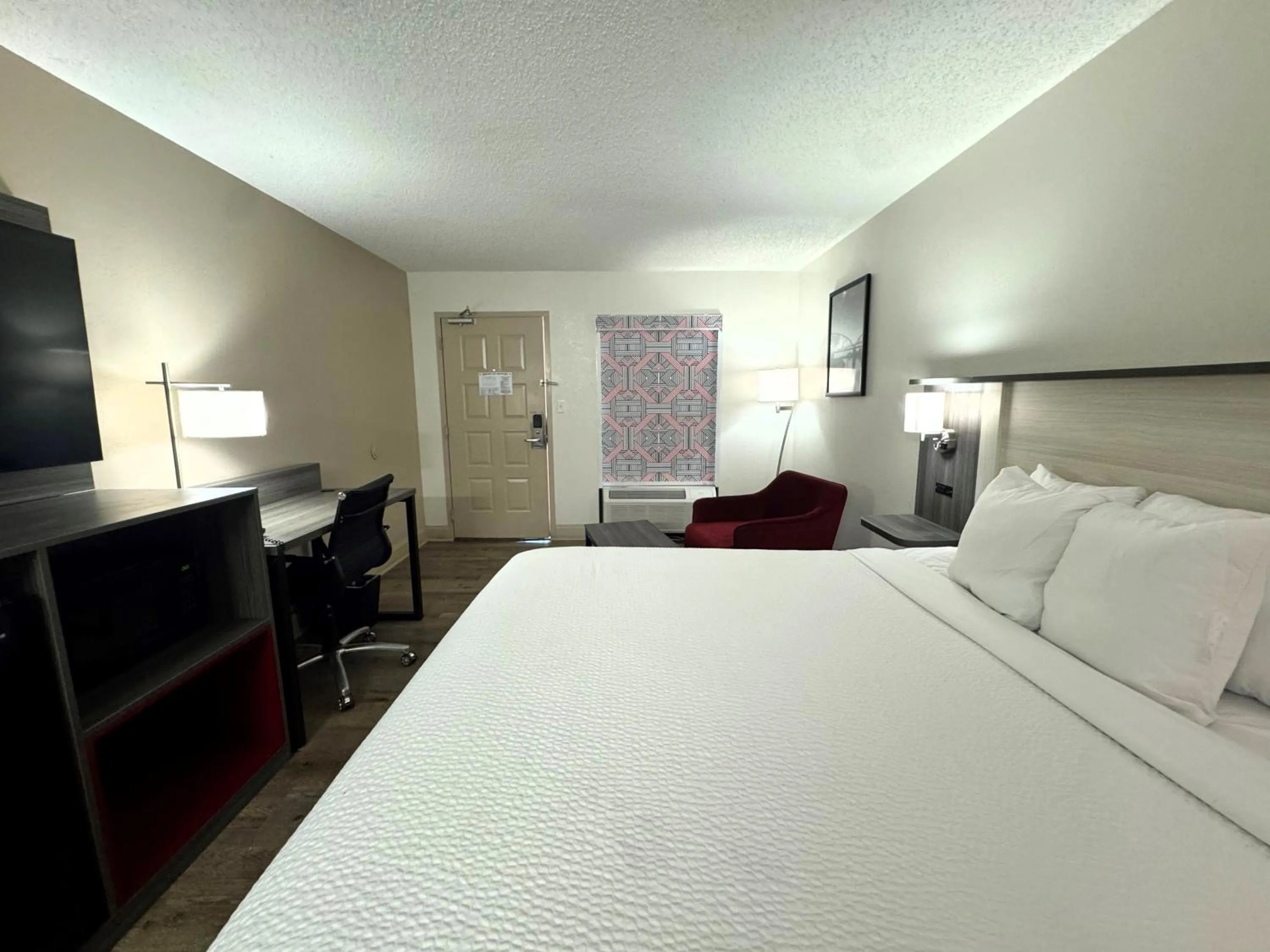 Photo of the whole room, Bed in Ramada by Wyndham Pelham