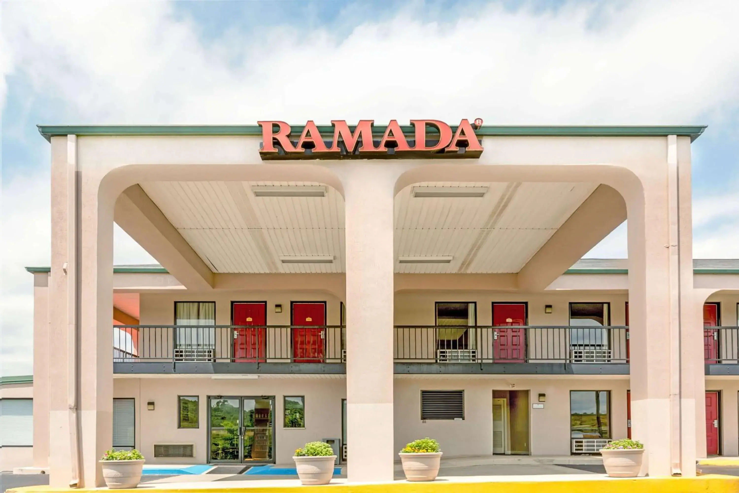 Property building in Ramada by Wyndham Pelham Property building in Ramada by Wyndham Pelham