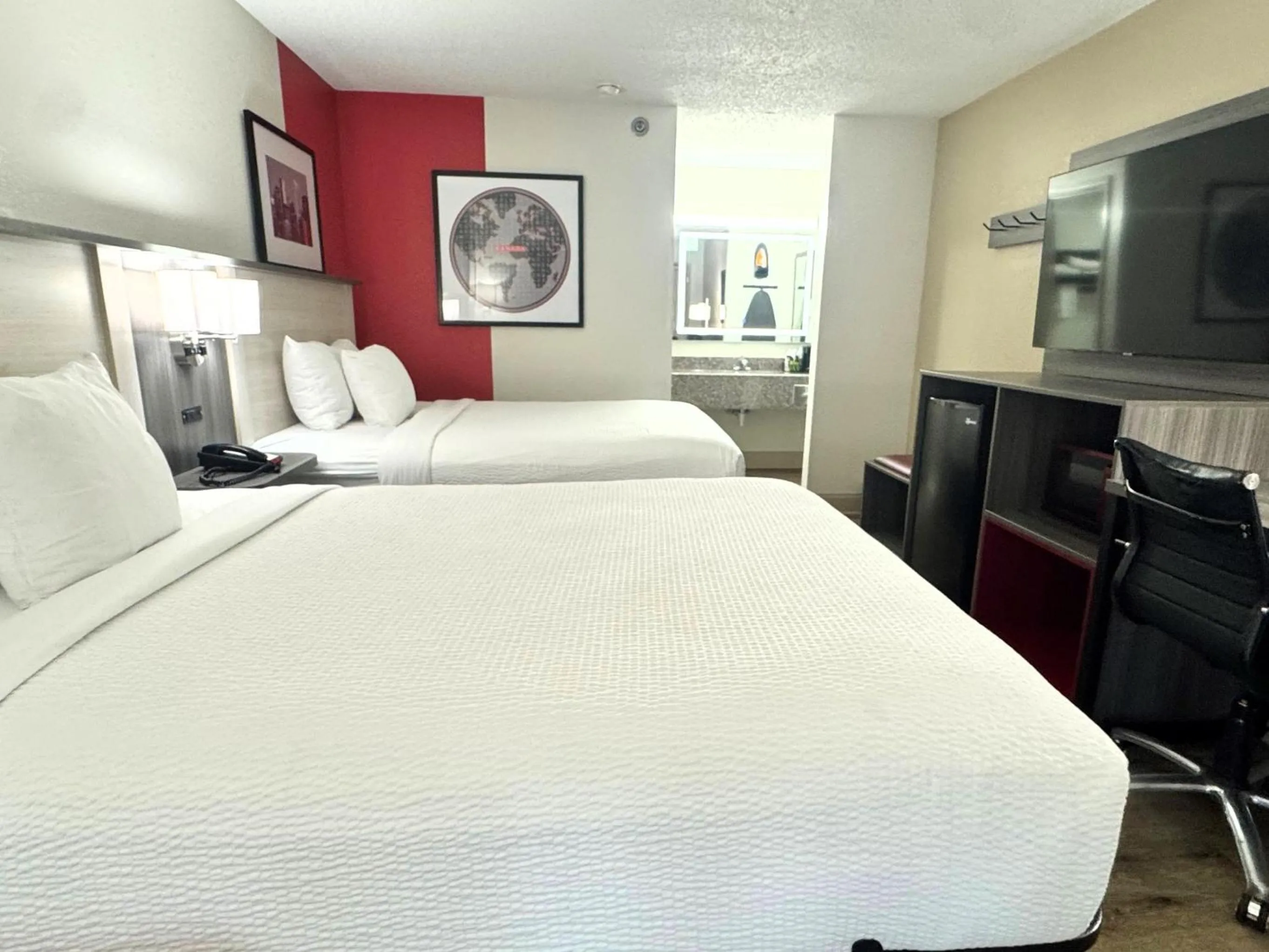 Photo of the whole room, Bed in Ramada by Wyndham Pelham